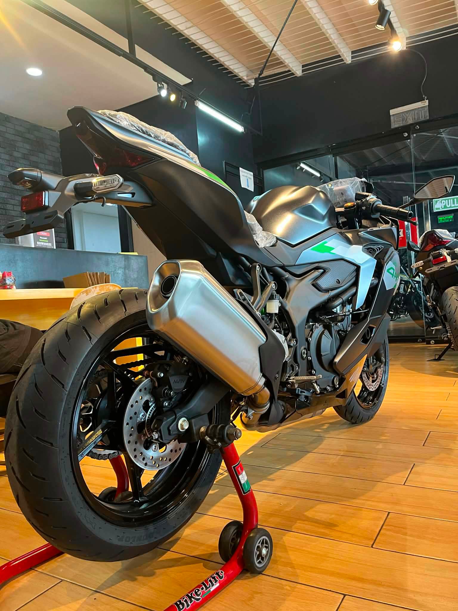 THE NEW NINJA ZX-4RR IS HERE‼️