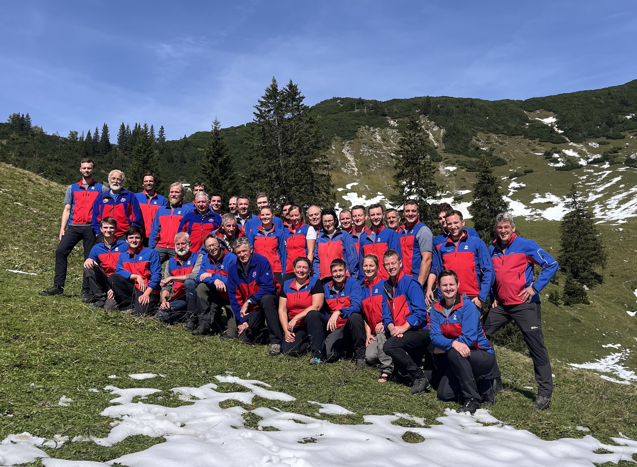 Lawinenhundestaffel... - Lawinenhundestaffel Hochland West
