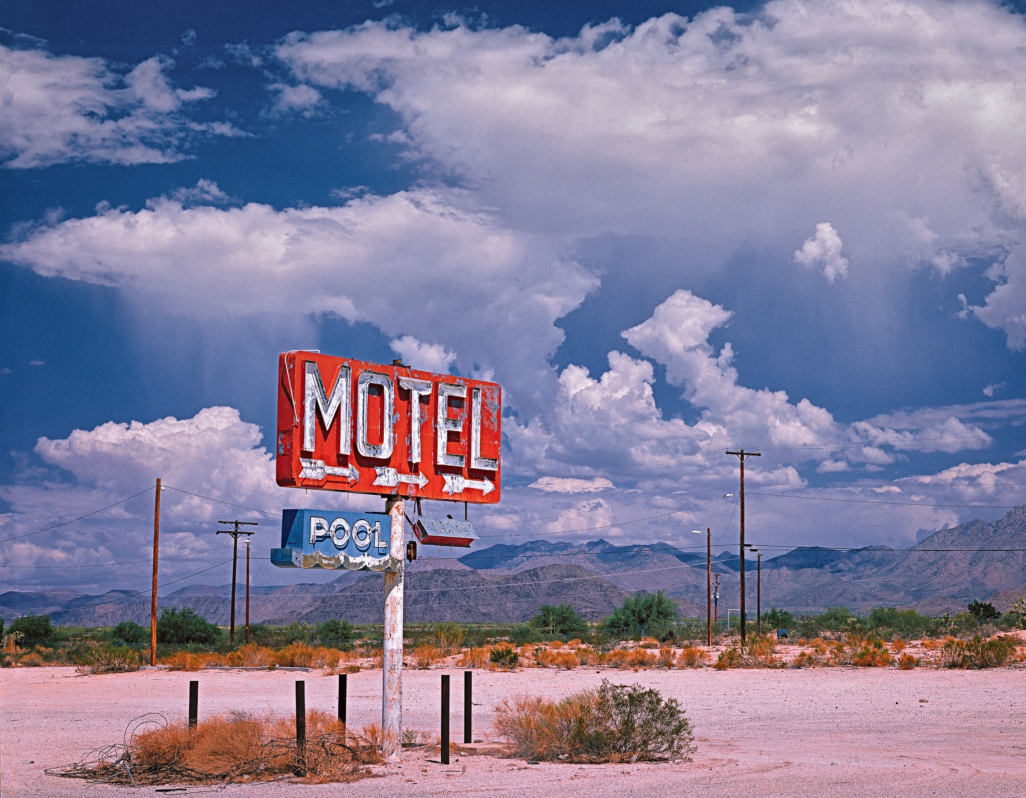 Dr. Chip Thomas' Painted Desert project transforms Whiting Motel