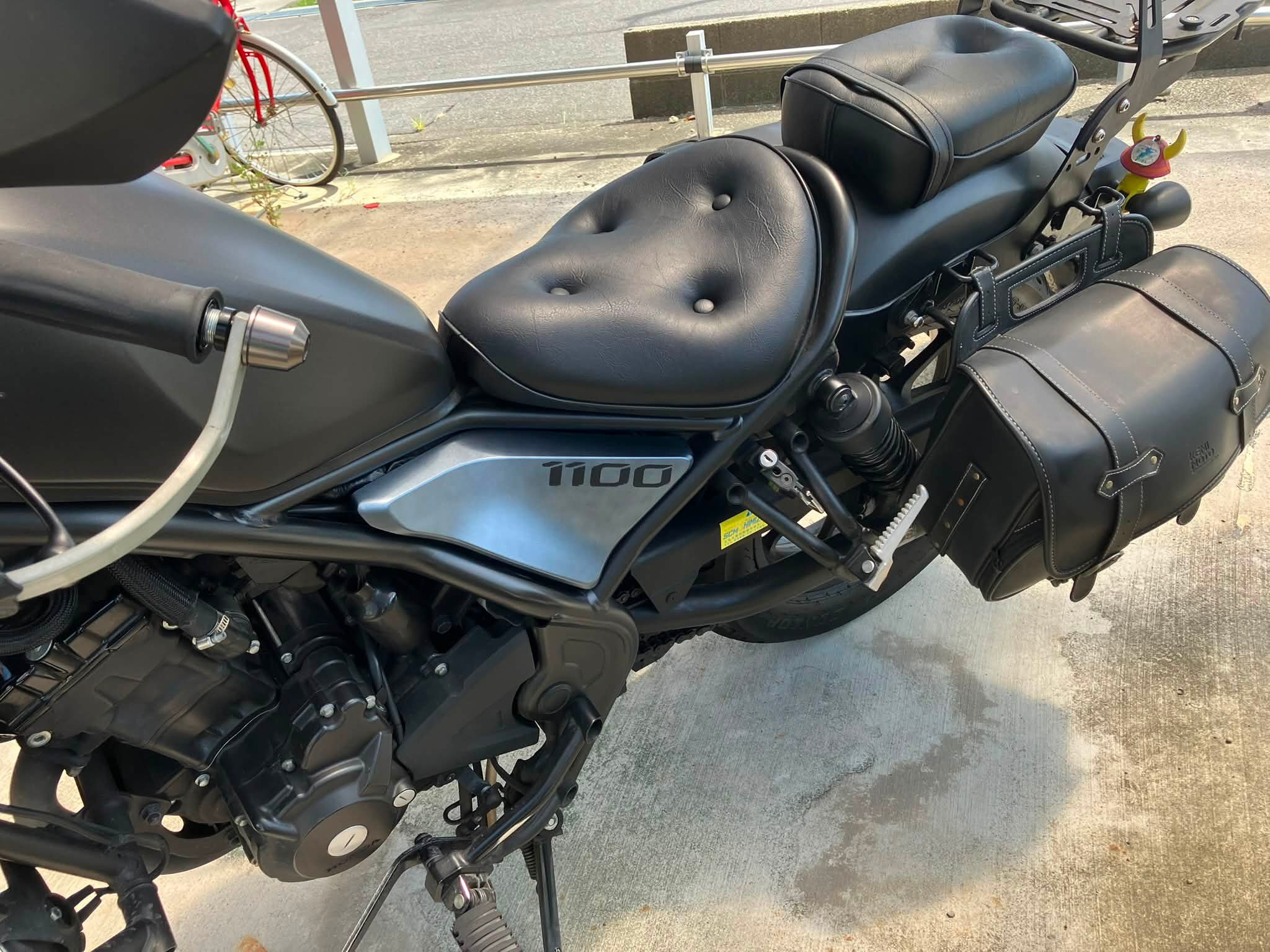 レブル1100 タンデムシート 美品 痛み改善 レブル1100のタンデムシート