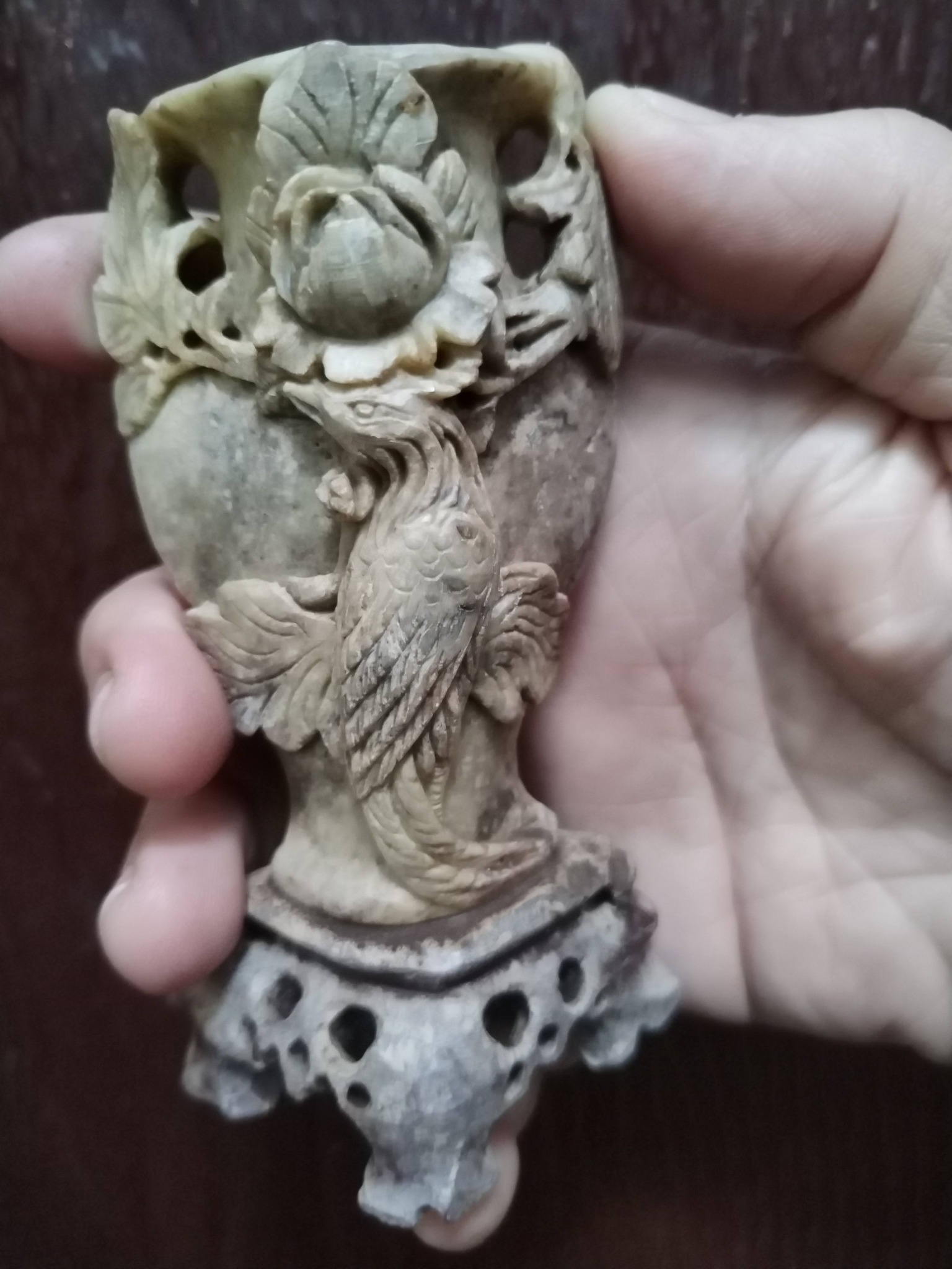 寿山石雕刻鳳凰花瓶，喜歡可pm我。謝謝