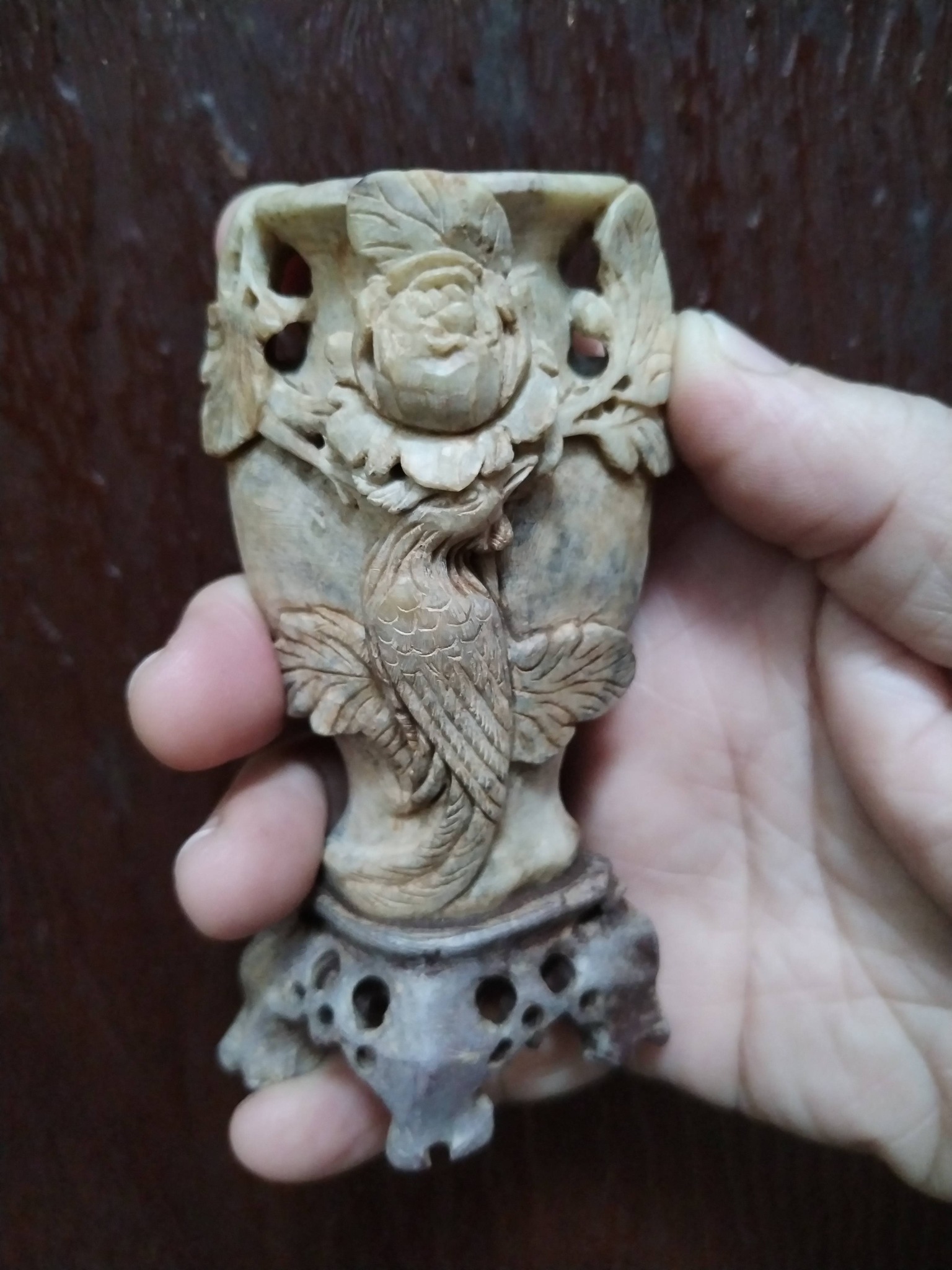 寿山石雕刻鳳凰花瓶，喜歡可pm我。謝謝