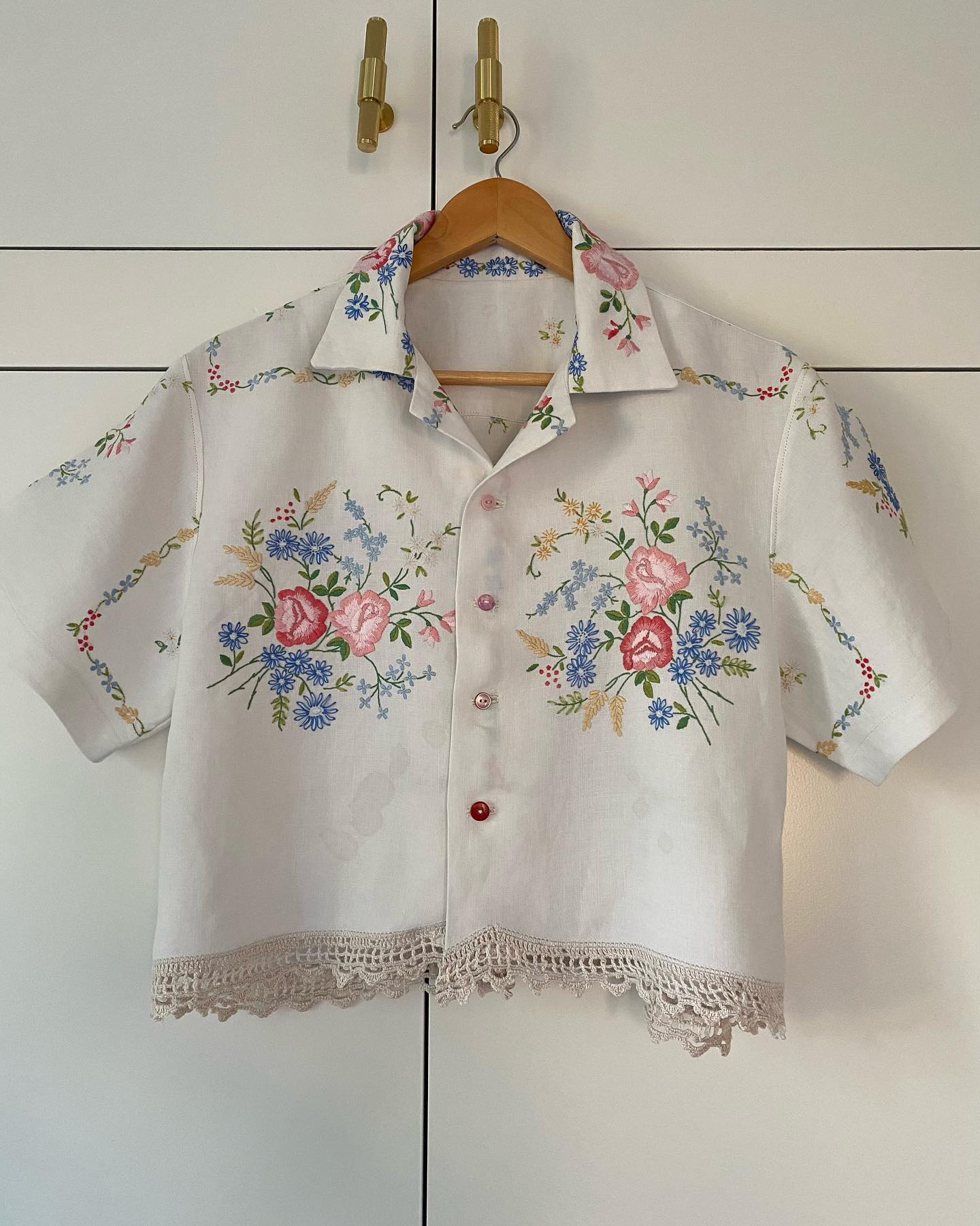 A vintage tablecloth with the most breathtaking embroidery 