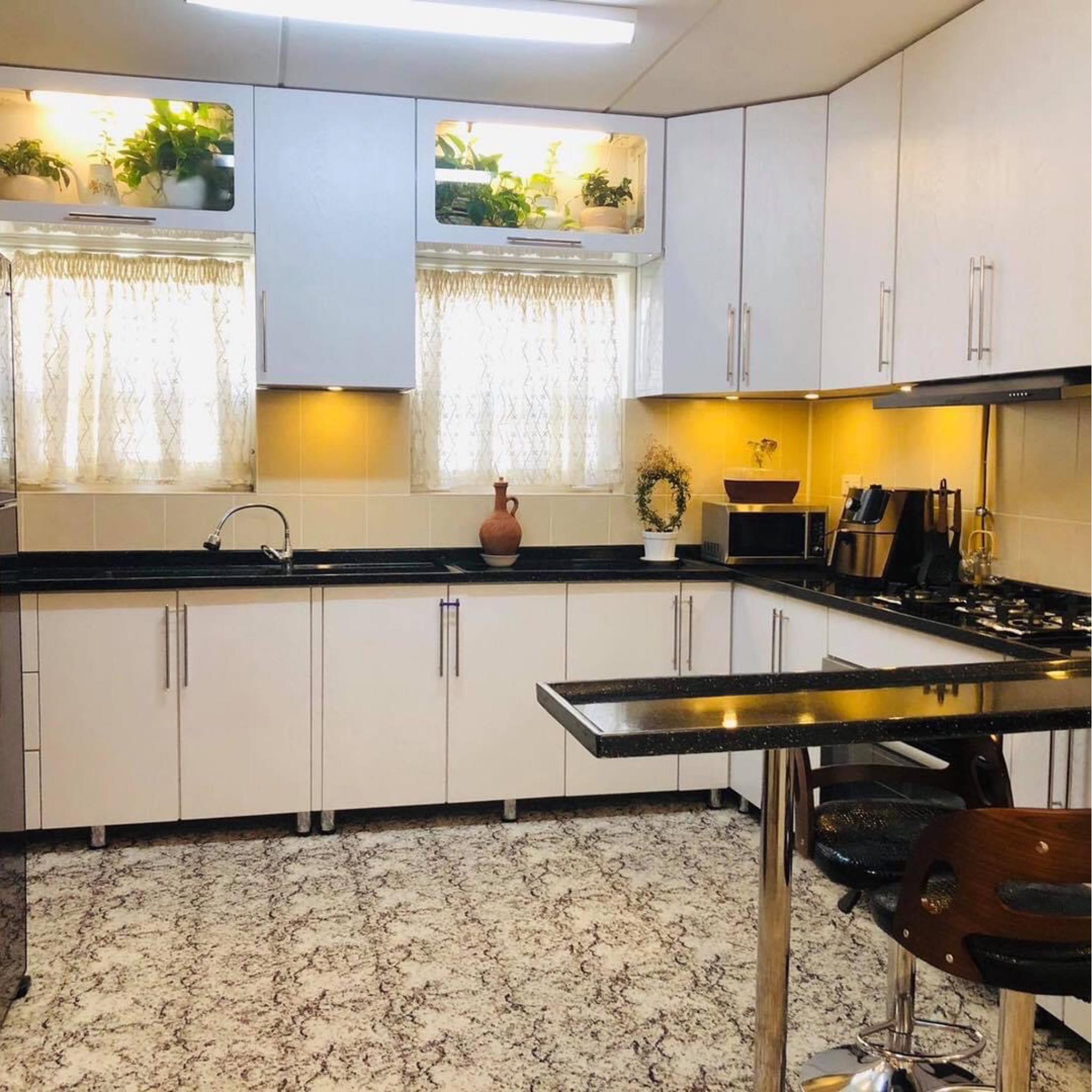 ‫كاسرات شمس لوفرات فوق سقف سكاي لايت&hellip; معمل المنيوم البيداء‬