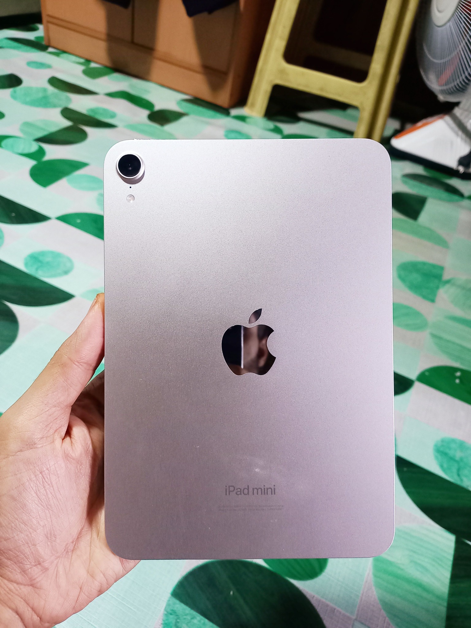 iPad Mini 7 256GB Wi-Fi Starlight for sale