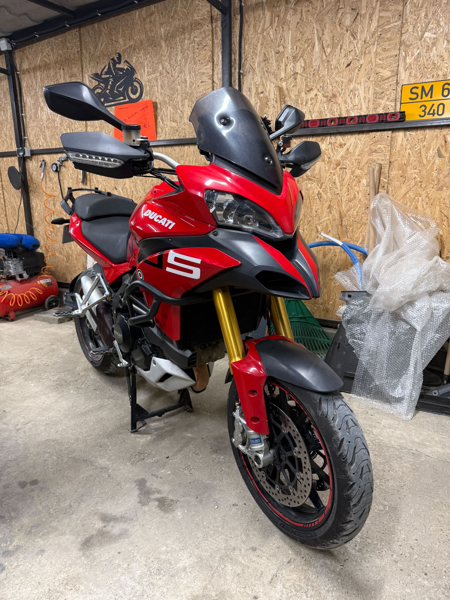 Ducati Multistrada 1200 S hands-free riding behavior at low speeds?