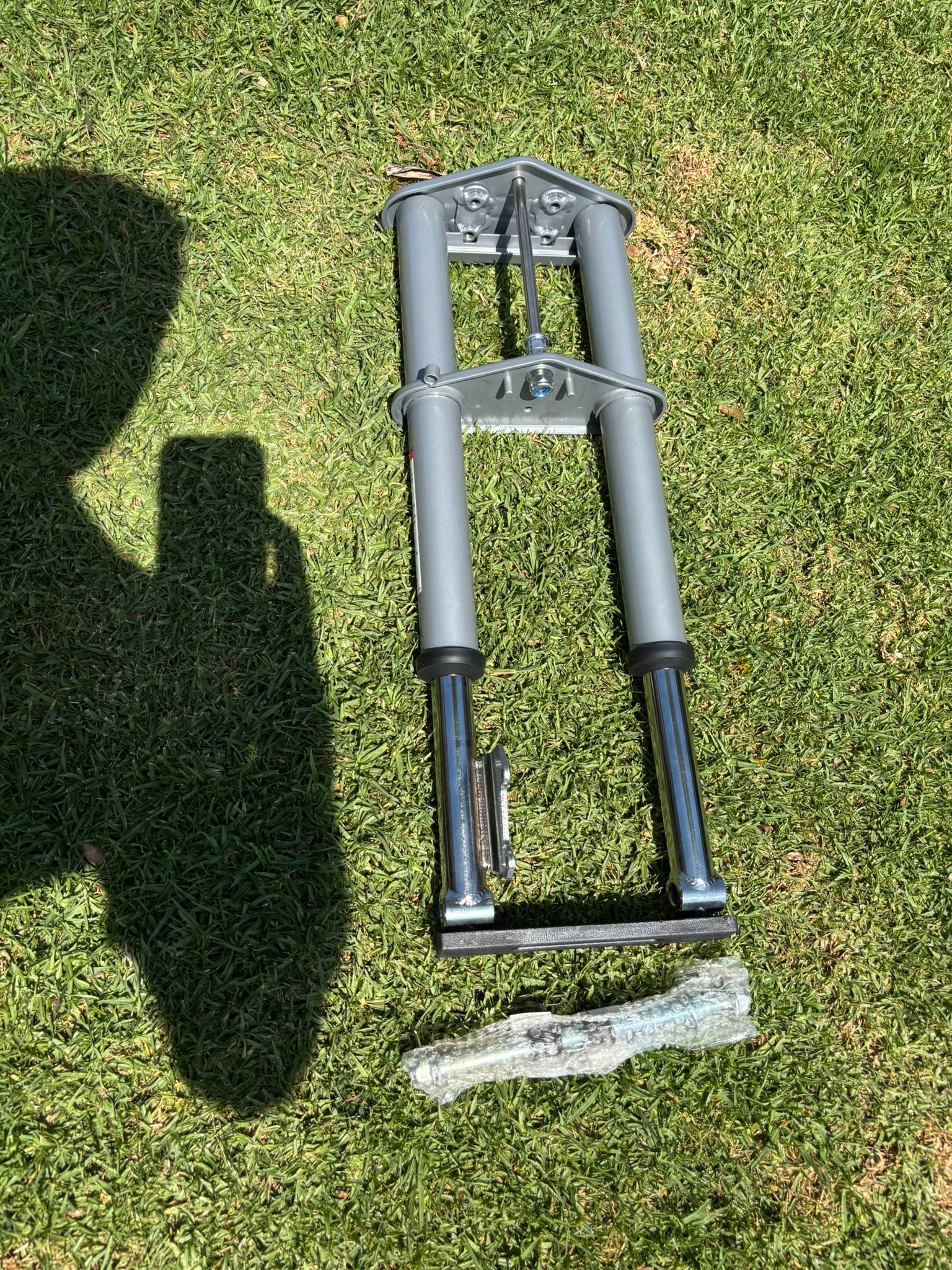 Mx500/650 shocks and axel bolt for sale