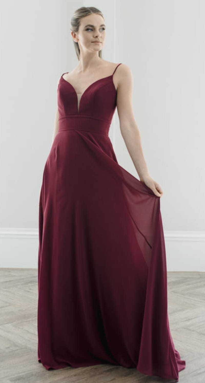 bridesmaid dresses nottingham Check out our fantastic new collection of by Linzi Jay Available to try on in store now Dream Dresses #bridesmaids #bridesmaidsdresses #bridesmaiddress #bridetribe #bridesquad #bridetobe2024 #ukboutique #beestonnottingham a timeless bridesmaid dress pattern:plain Elegant Bridal Gowns inspired Farve:lilla