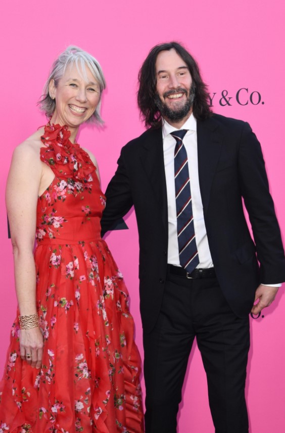 What Reeves’ Gray-Haired Fiancée Looked... - About Everything | Facebook