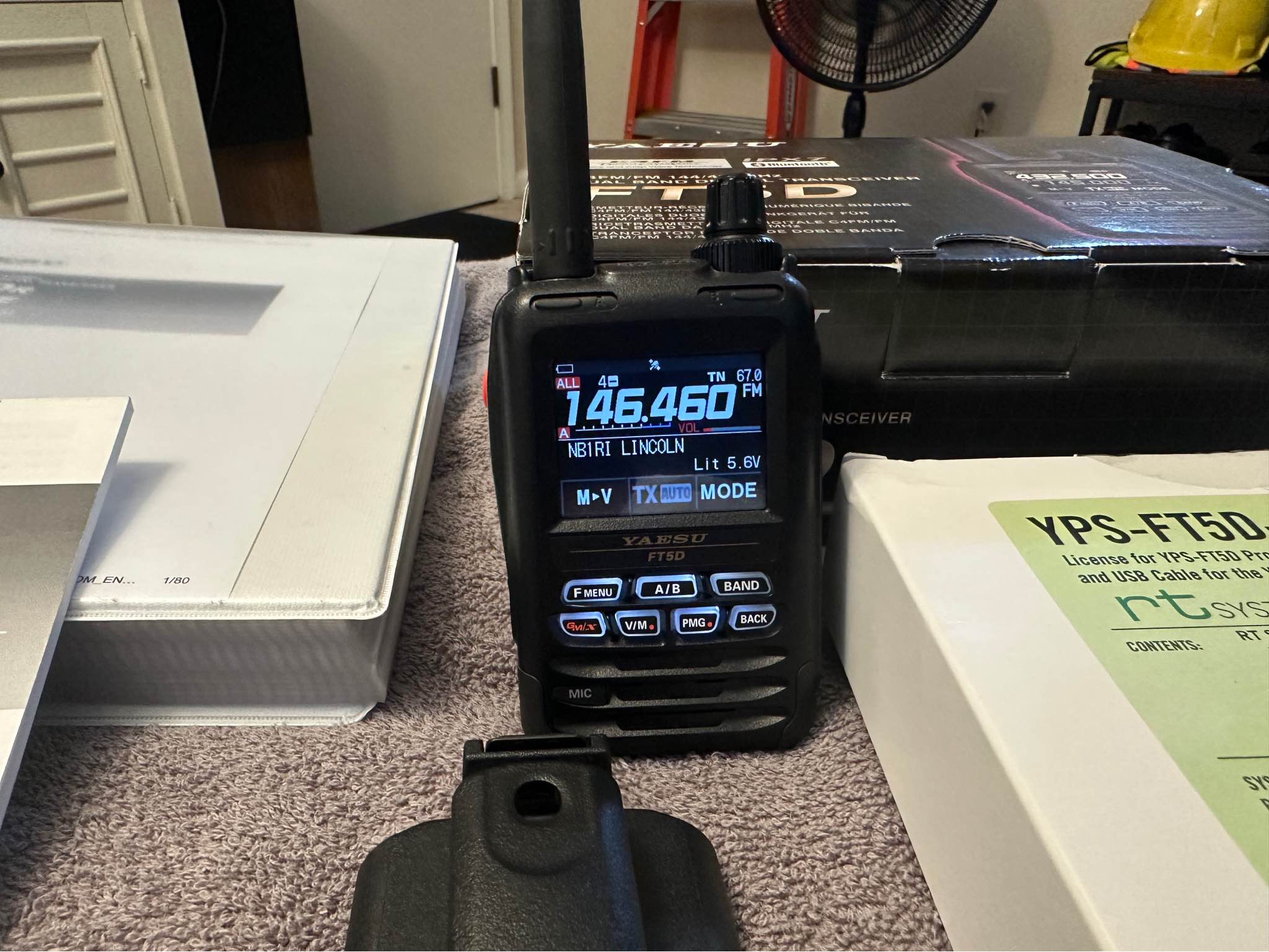 YAESU FT-212L 新品未使用 FT 5D 2M/440 HT, stock antenna, charger, and Yaesu SSM 17A speaker