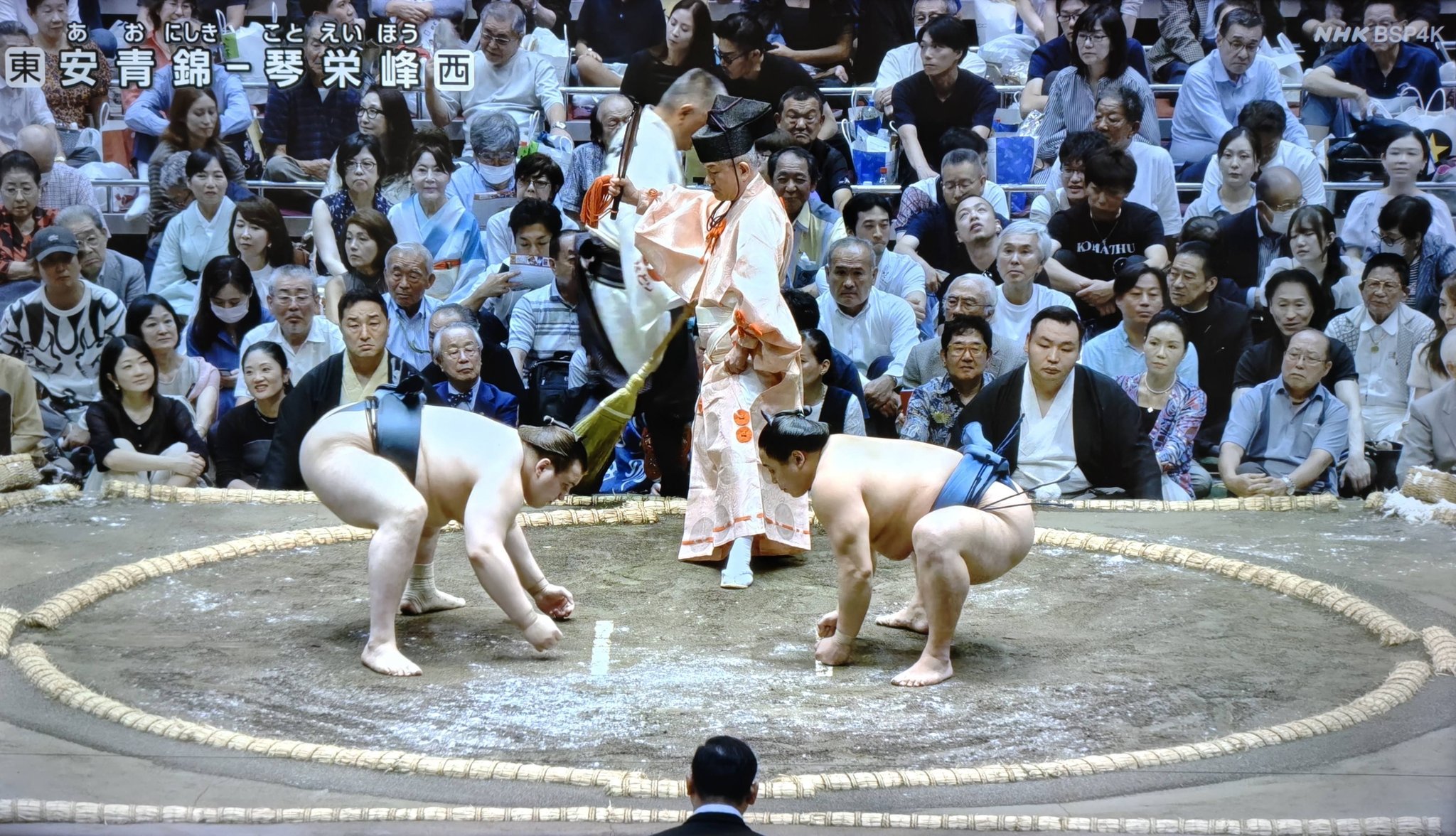 笑顔を見せる豊昇龍。豊昇龍のご両親も息子の新横綱に祝っていると思い