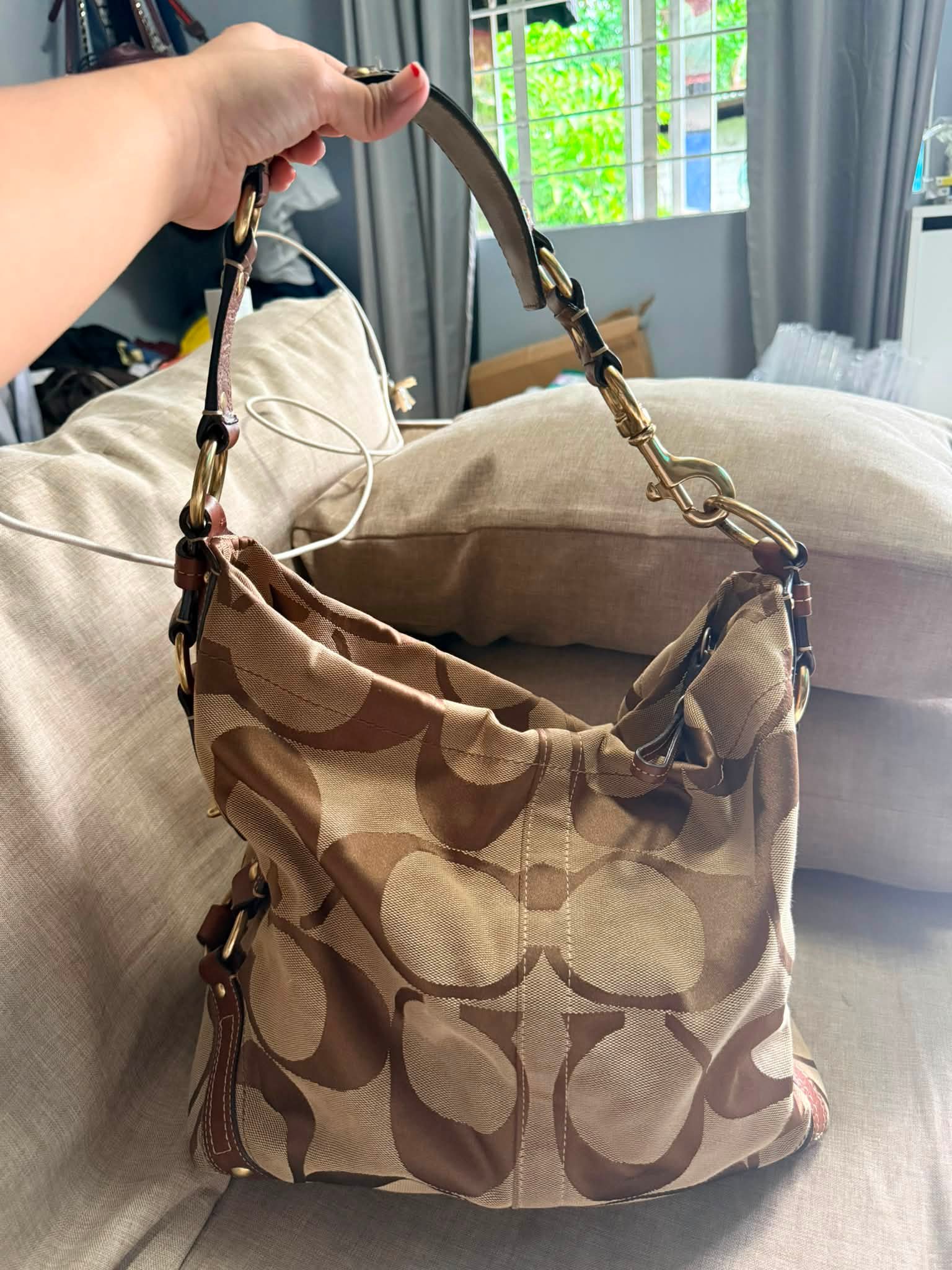large coach carly dropping friday 08/07 ?? COACH CARLY LARGE
