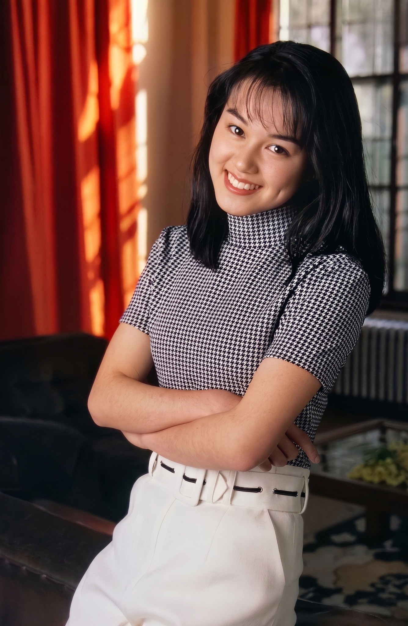 白田あゆみ唱歌也不錯。多享受80年代日本歌曲。