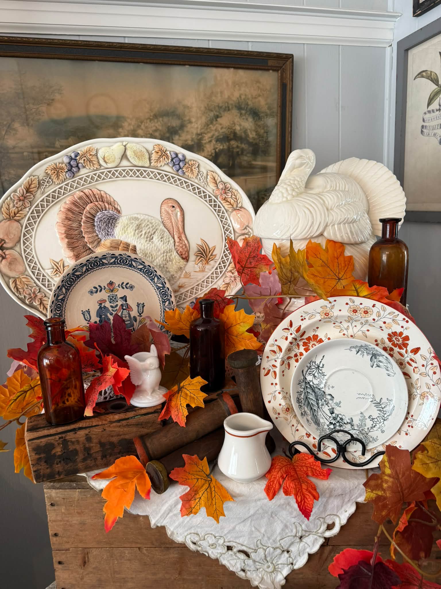 Vintage Thanksgiving items for sale: plates, platters, and decor