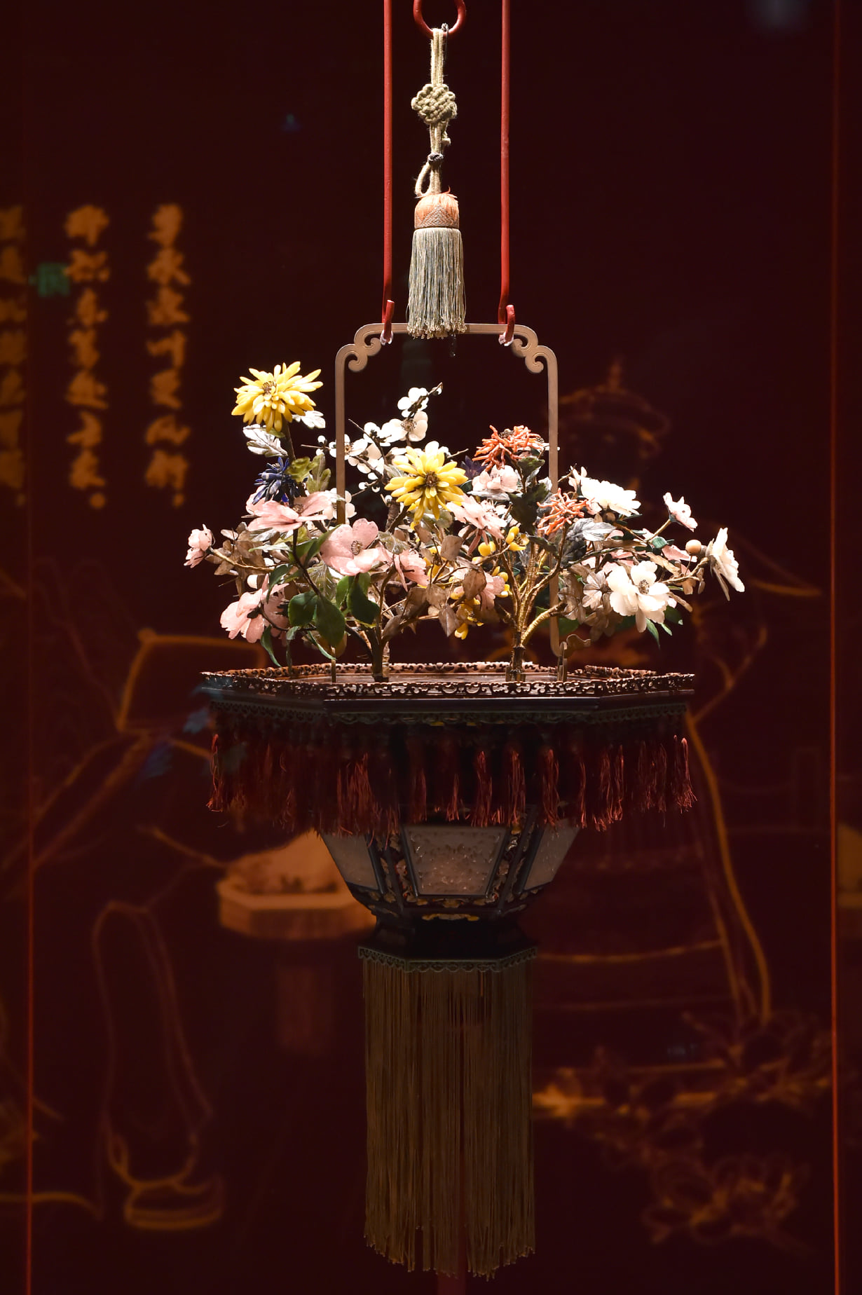 Youth China - The century-old palace lanterns made their... | Facebook