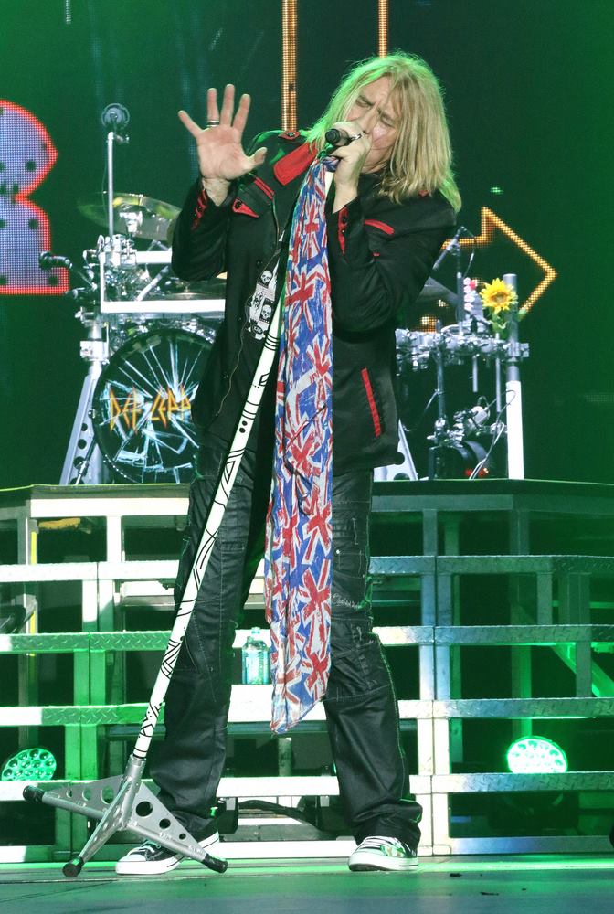 A massive CONGRATS to #JoeElliott & Def Leppard along with