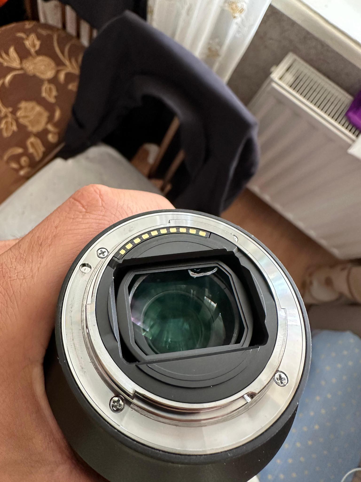 Hello guys, I wanted to get this lens but it appears to have 