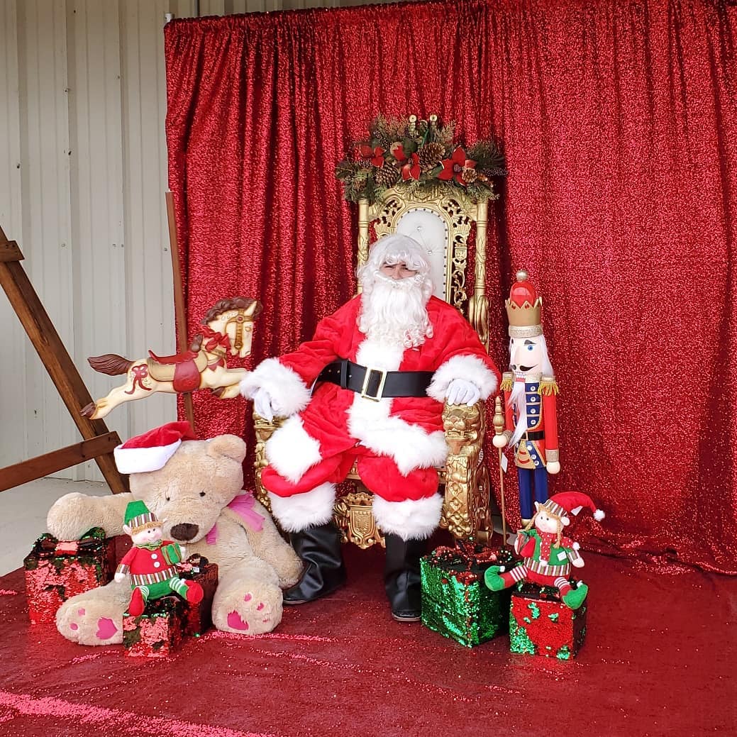 Santa is here!!!🎅 Come shop... - China Spring Country Store | Facebook