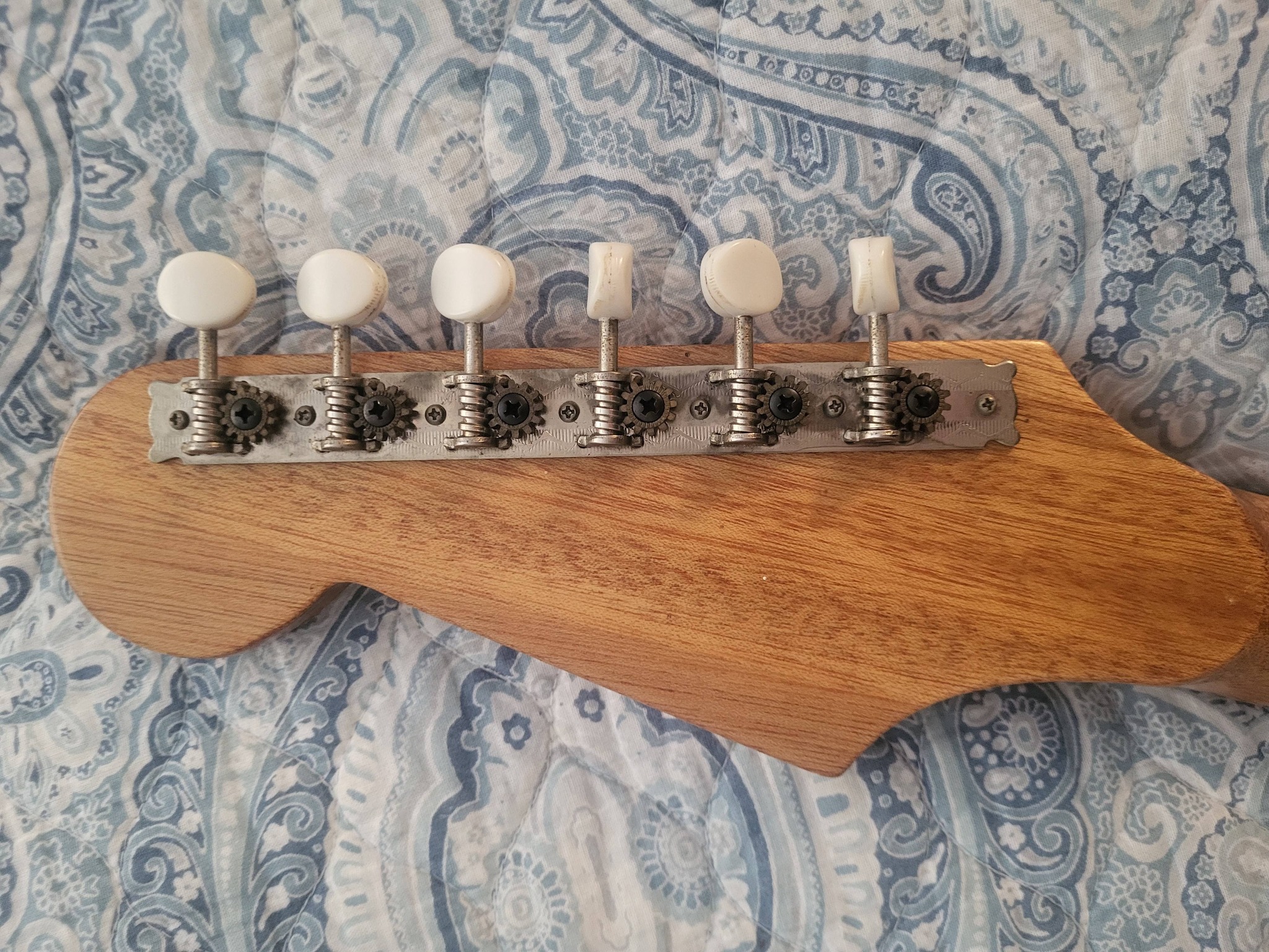 vintage japanese guitar with missing tremolo bar