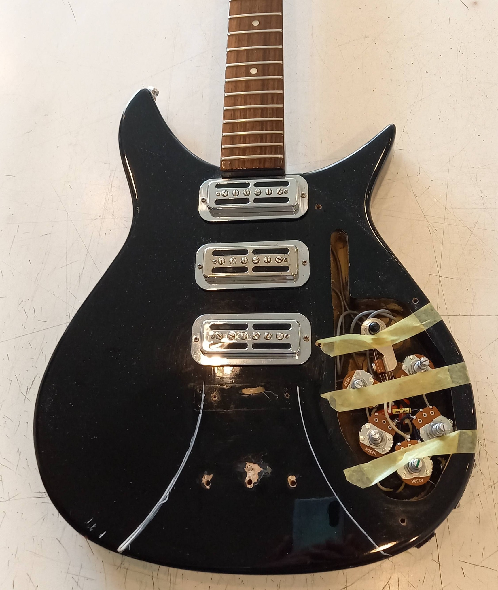 美品 フェルナンデス ST-120BG ブラッドギルスモデル FRT-3 希少
