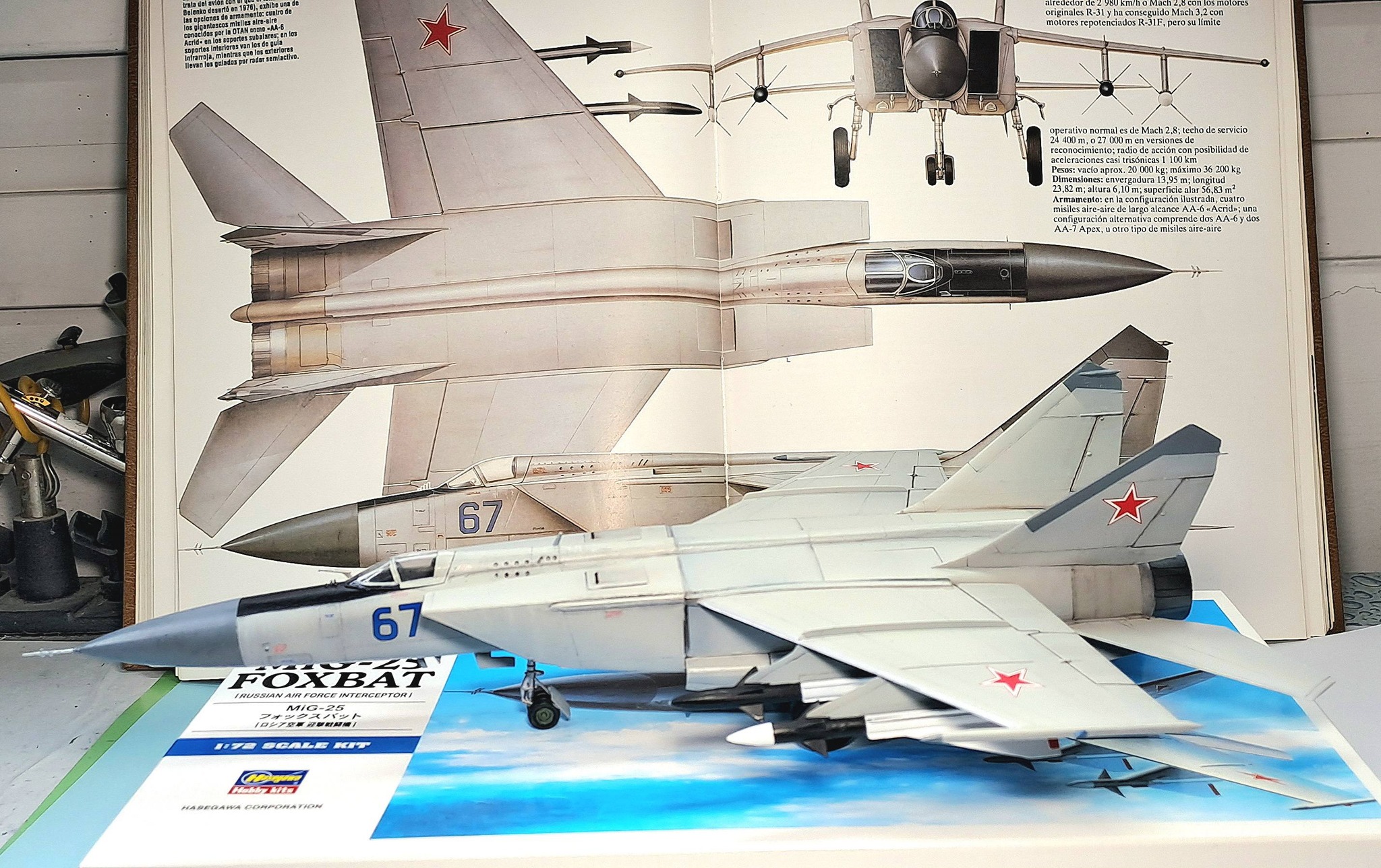 1/144 IL -38 メイ　EASTERN EXPRESS Hansa-Schowanek Russian aircraft models