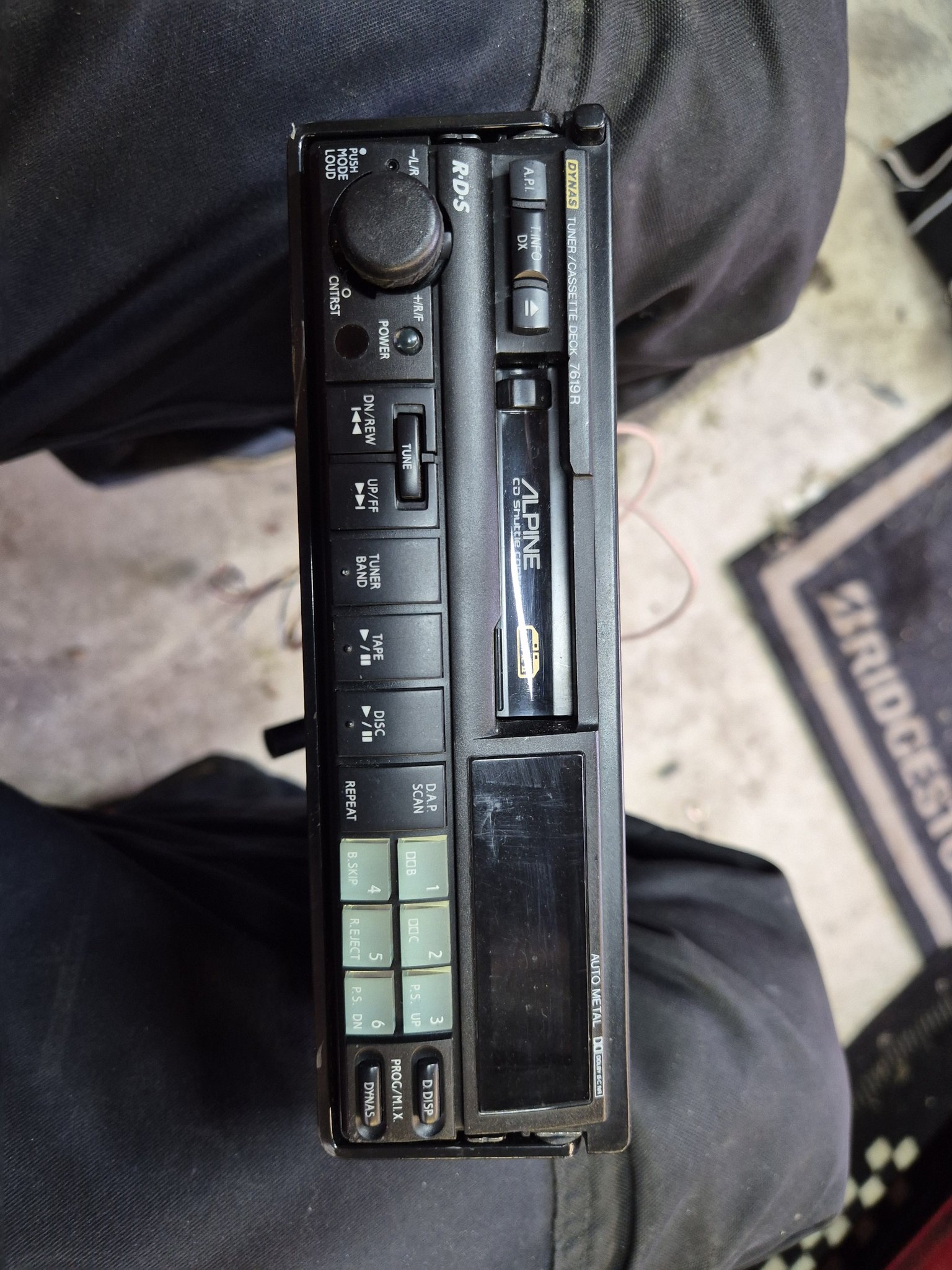 Anyone know what an Alpine MHA - S670 6 MD changer with an Alpine