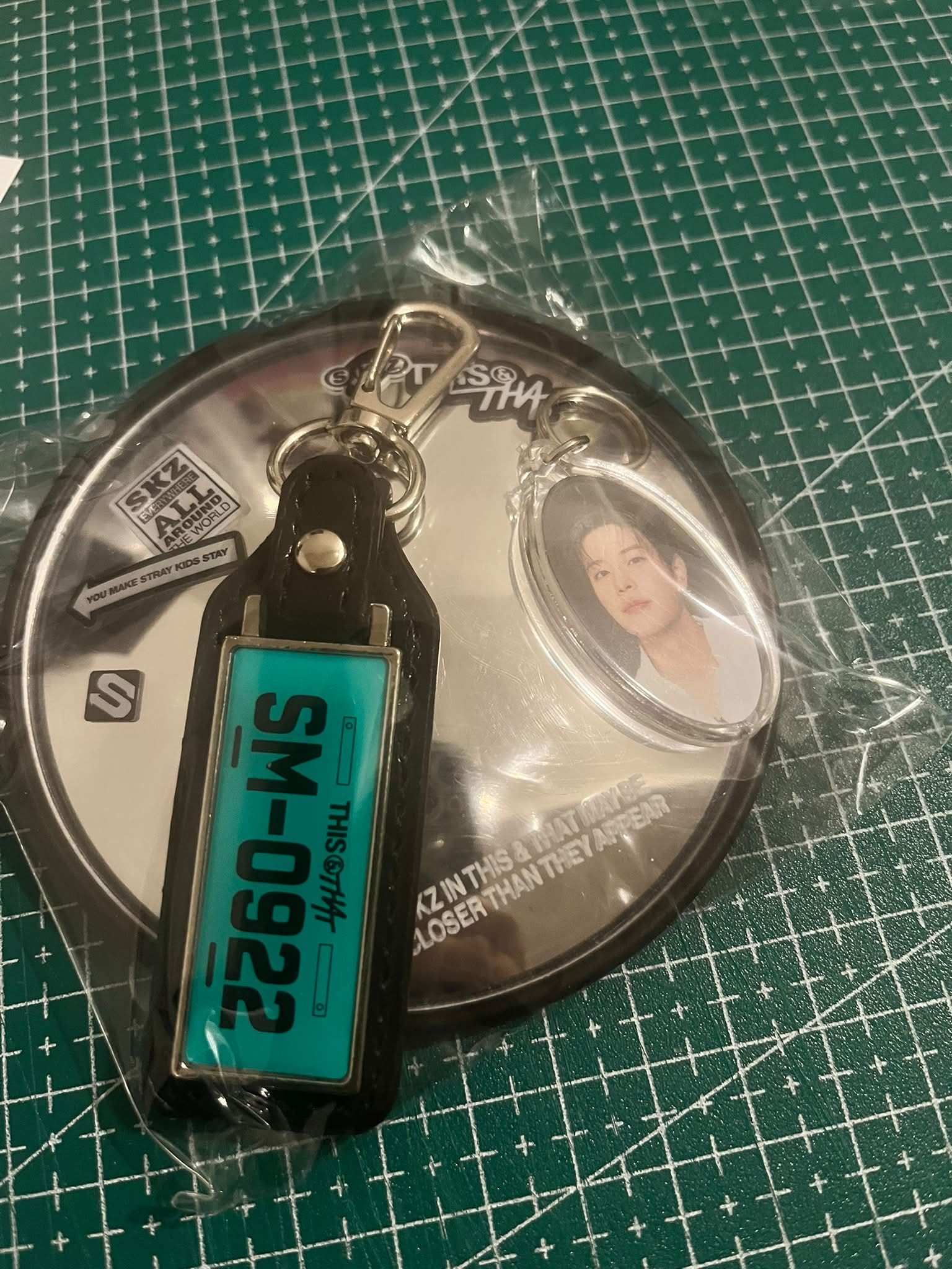 Stray Kids mirror trade: Seungmin for Lee Know in Canada | Red