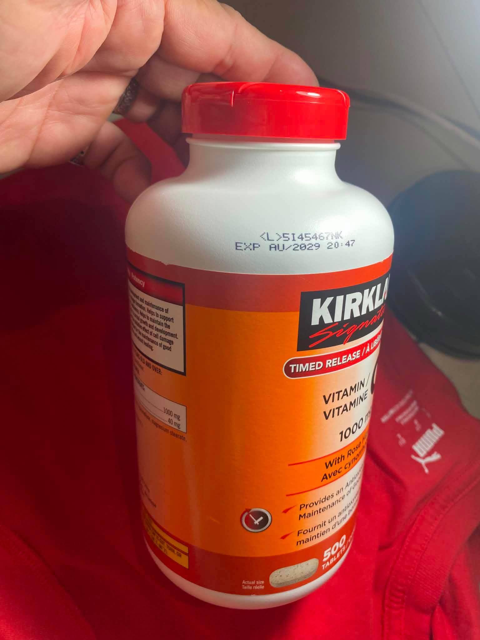 kirkland vitamins with glutathione signature Vitamin / 1000mg Rose Hips / Avec Cynorrhodon 500 Tablets -1,500 COUNT:60 Capsules The role of Mu-type كريم يساعد في شد البشرة حول العين