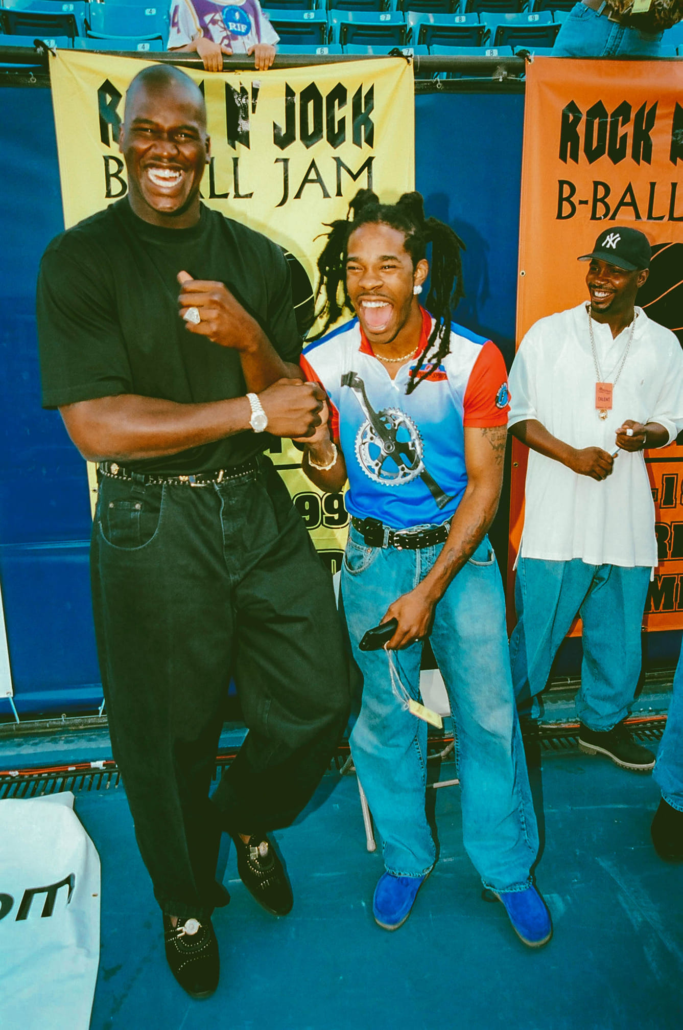 Method Man & Busta Rhymes (1997) Before the verses, they brought