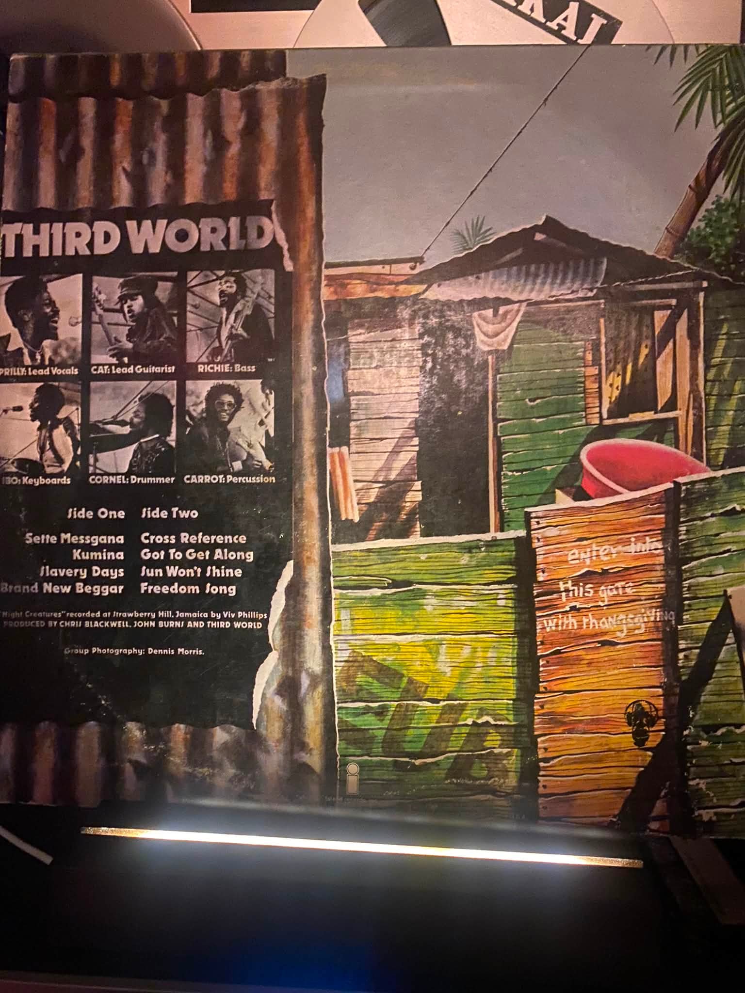 ☆ Third World - Third World / レコード ?media_id=2836827300034983