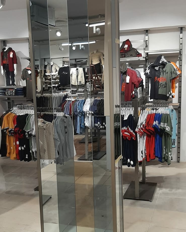 Akhisardaki yeni açılan... - Sarı Cam Ve Hediyelik Esya ...