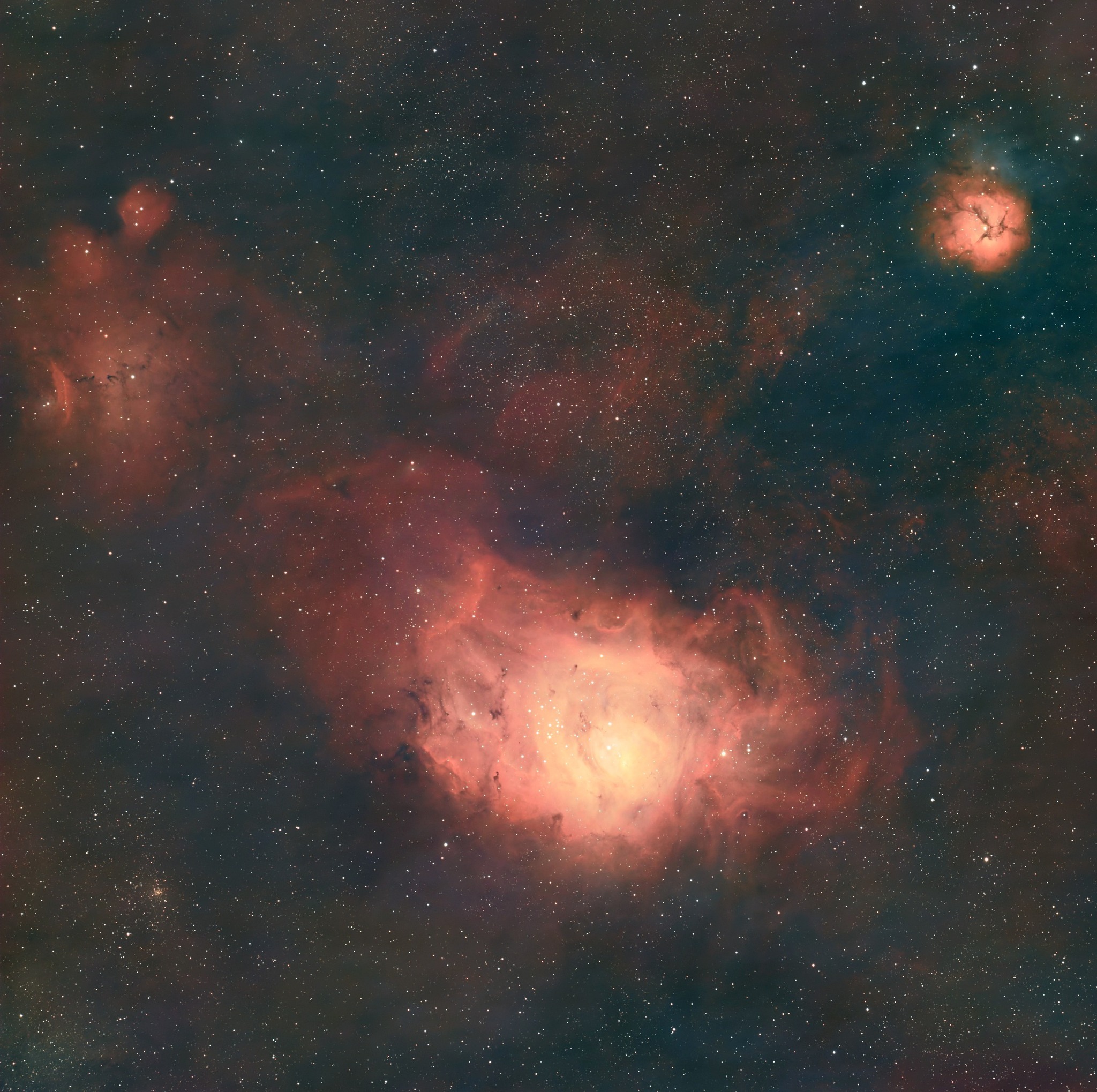 Lagoon and Trifid nebulae astrophotography with RedCat 51 and ASI533MC
