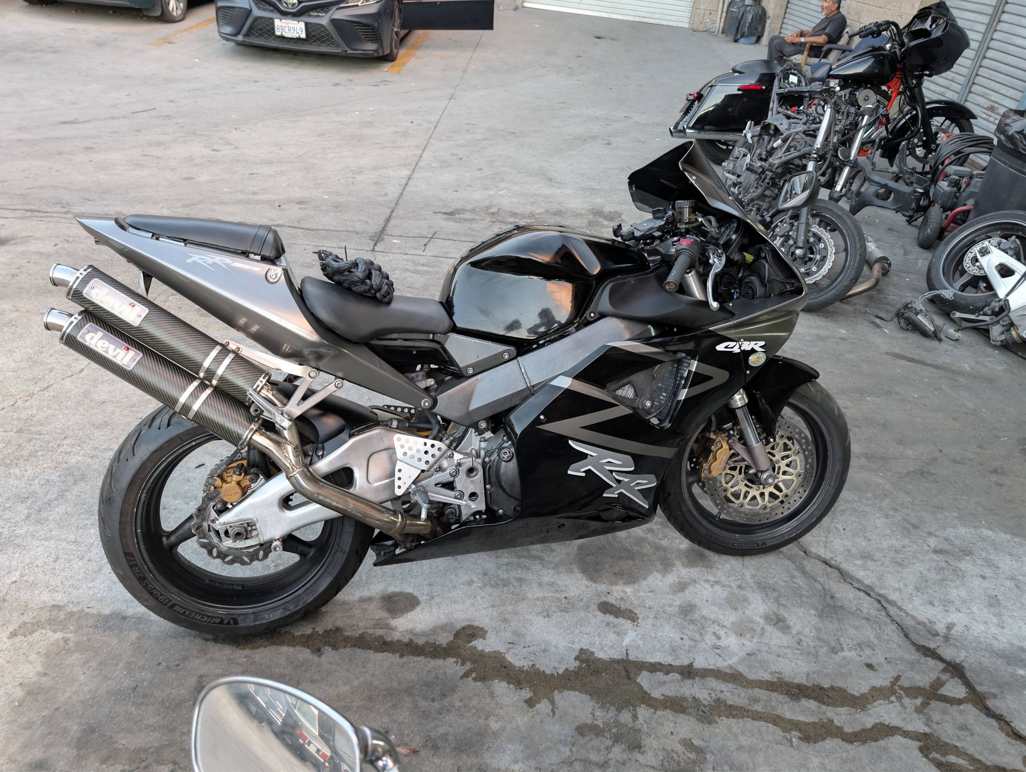 2002 Honda CBR954RR Fireblade motorcycle review and first impressions