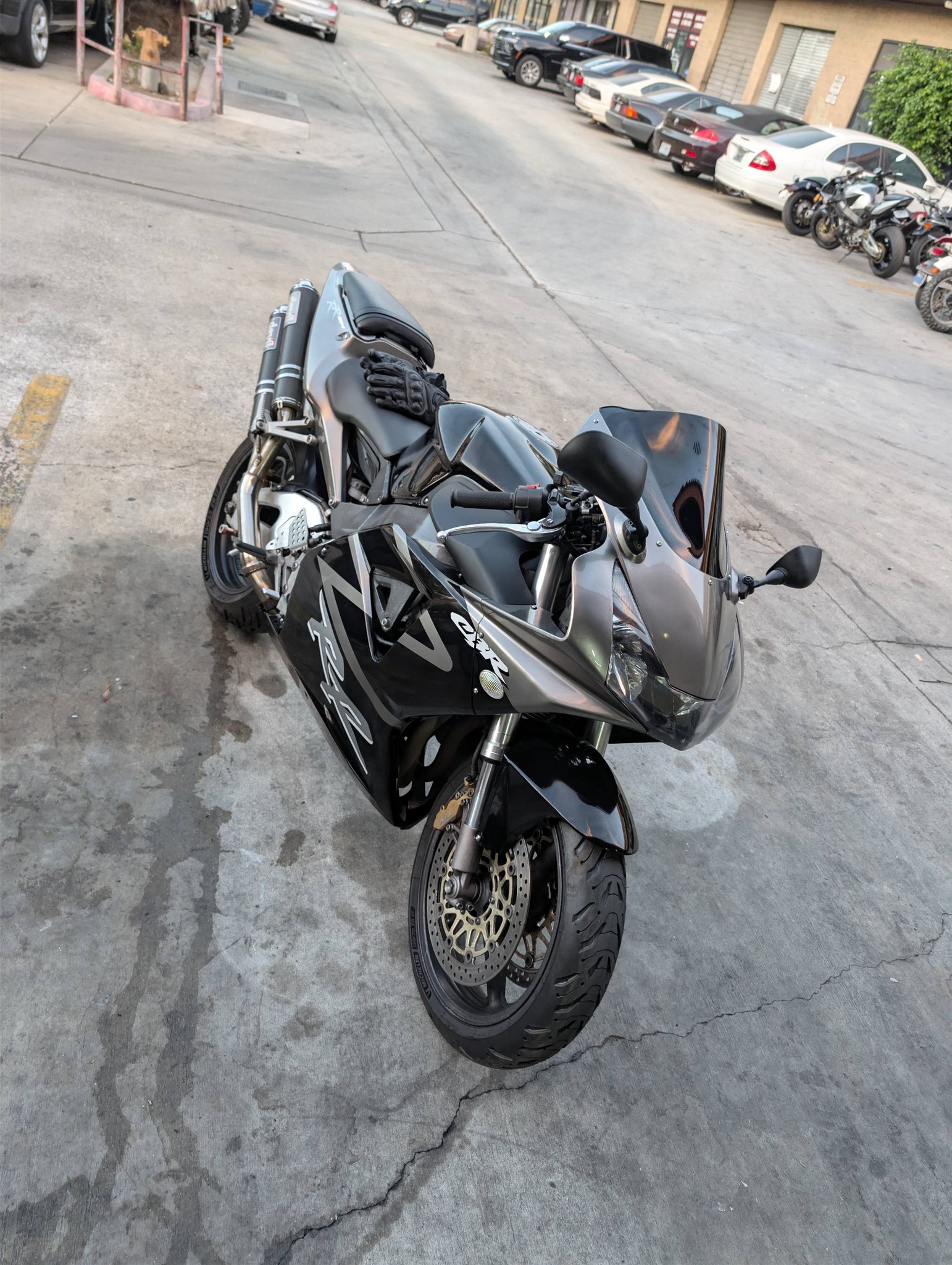2002 Honda CBR954RR Fireblade motorcycle review and first impressions