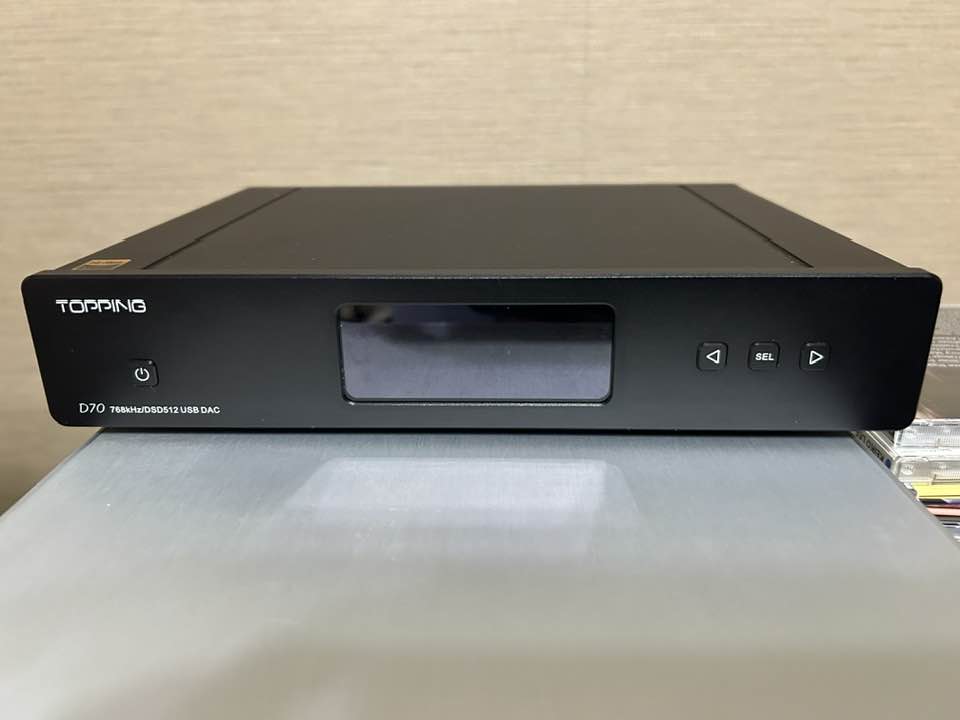 実家にある、昔使っていたサンスイCDプレーヤー、トレイが出てこない