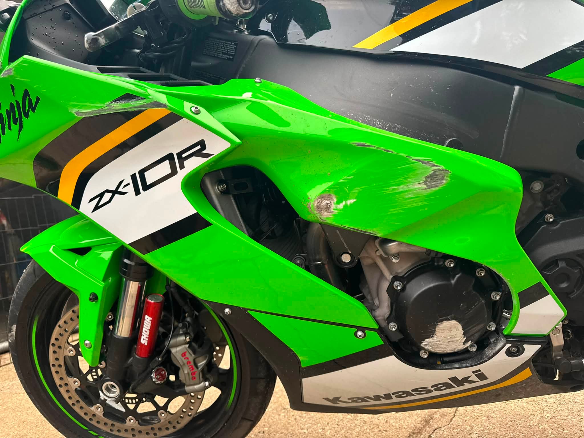 Kawasaki Ninja ZX-10R low side crash at Ash and CR 12, seeking