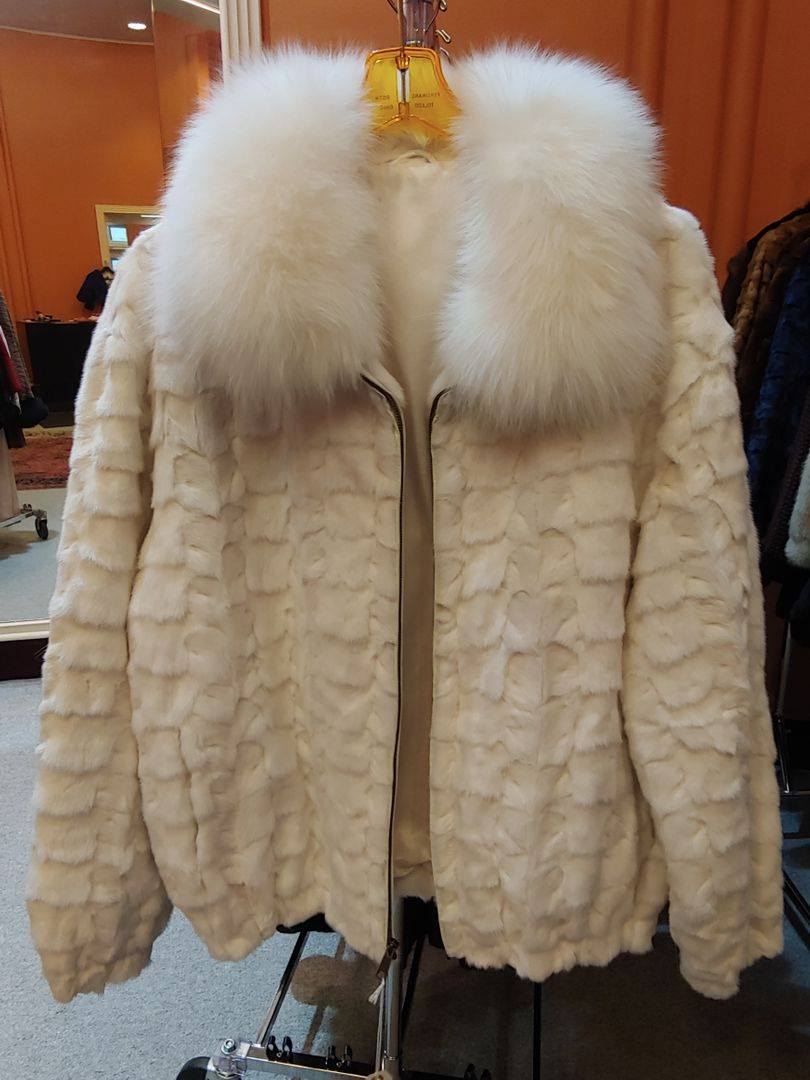 Roth Coats & Accessories Furs, Leathers, Cashmeres - New women's fur ...