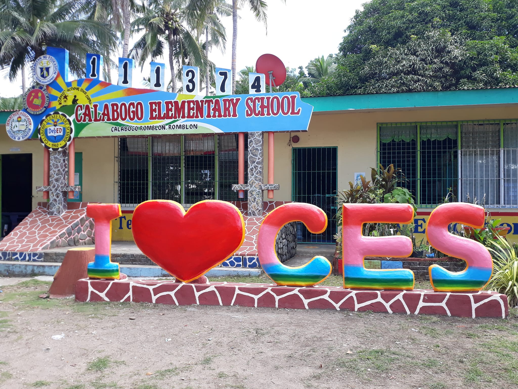 Macario... - Macario Molina National High School Official