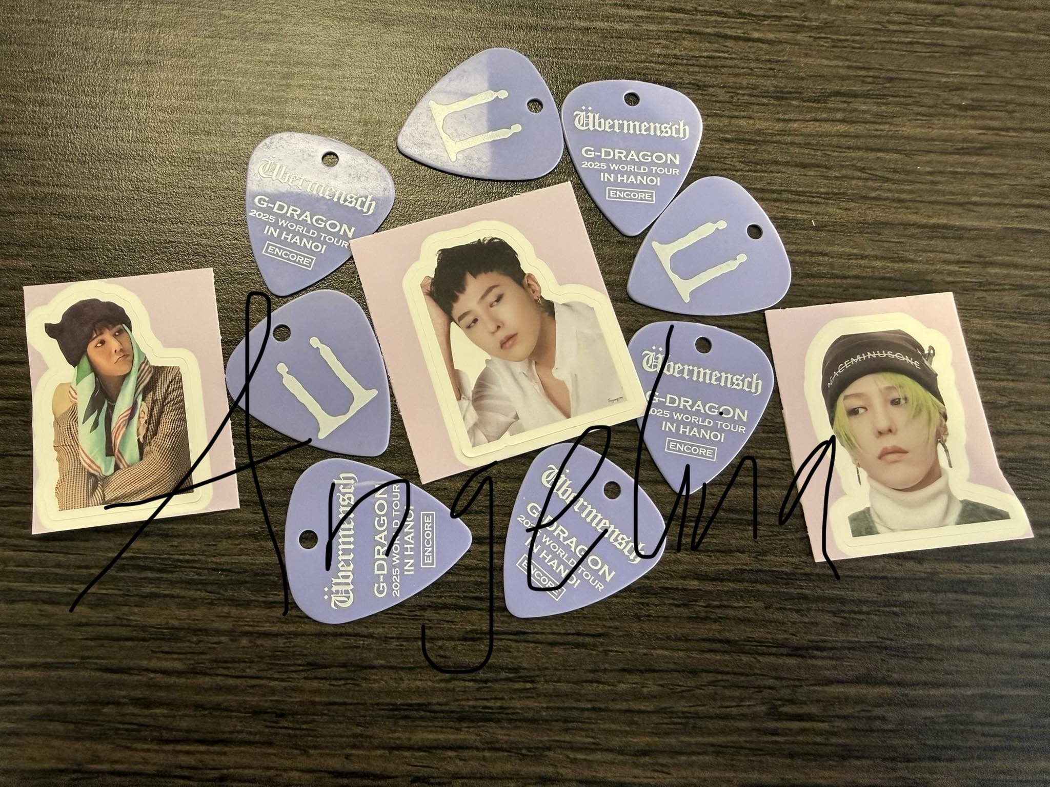 Trading G-Dragon concert picks | Los Angeles, CA