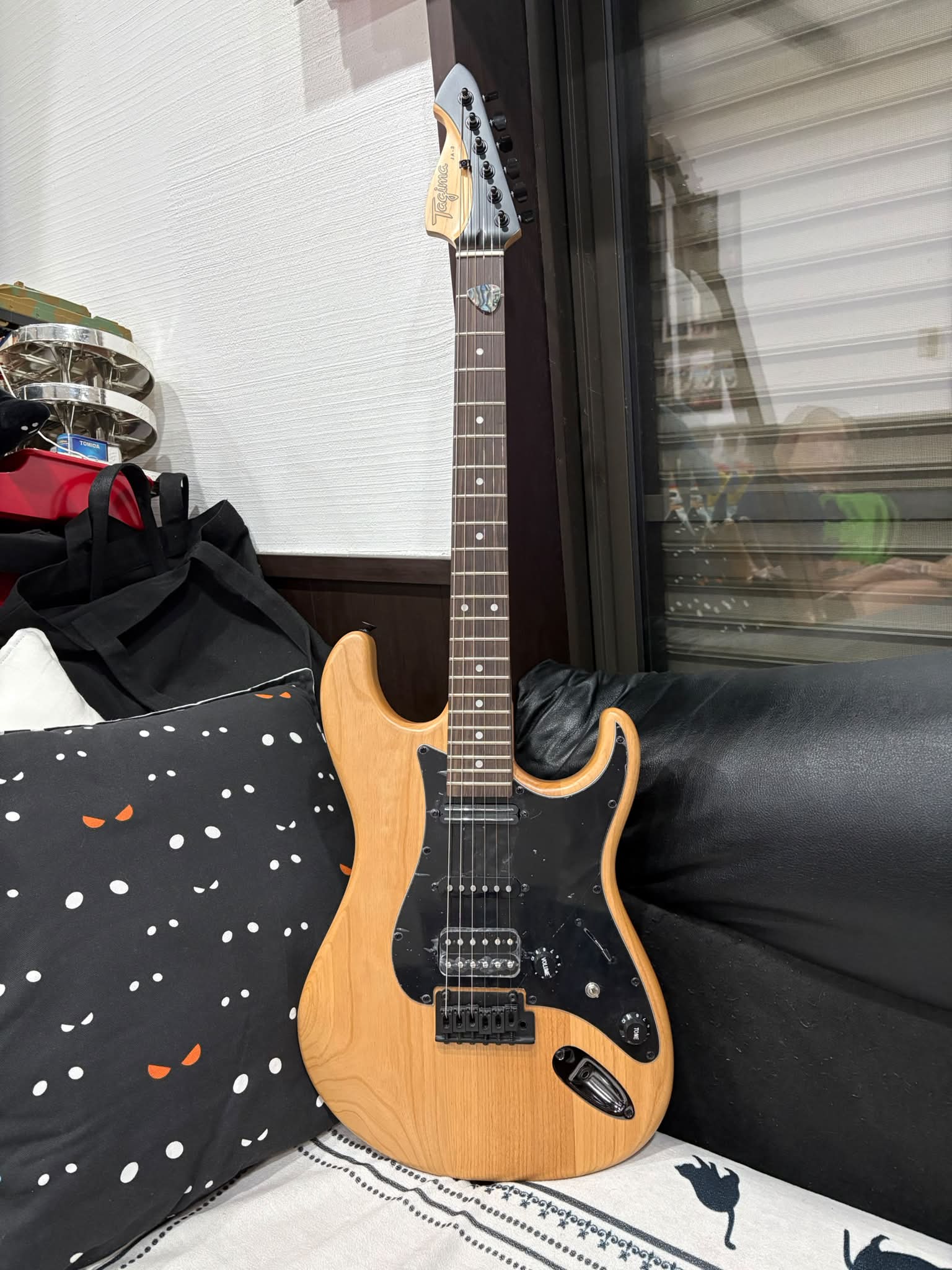 タジマギターです。