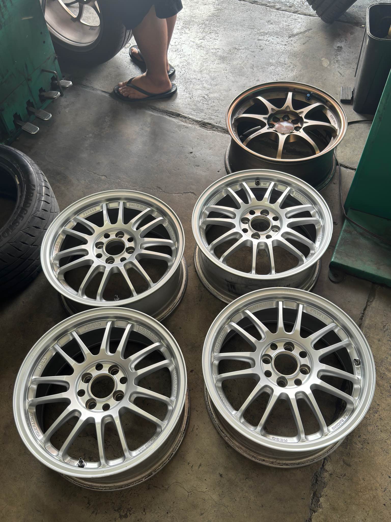 Volk Racing Rays RE30 Specs: Silver | 16x7 | 4x100 | ET42 GT Caps 