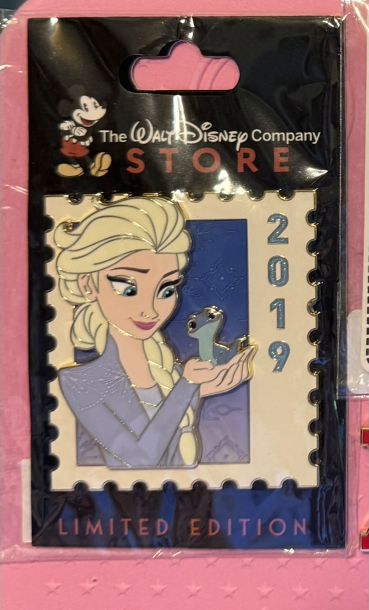 Anyone have this Oliver pin that is looking for Elsa stamp?