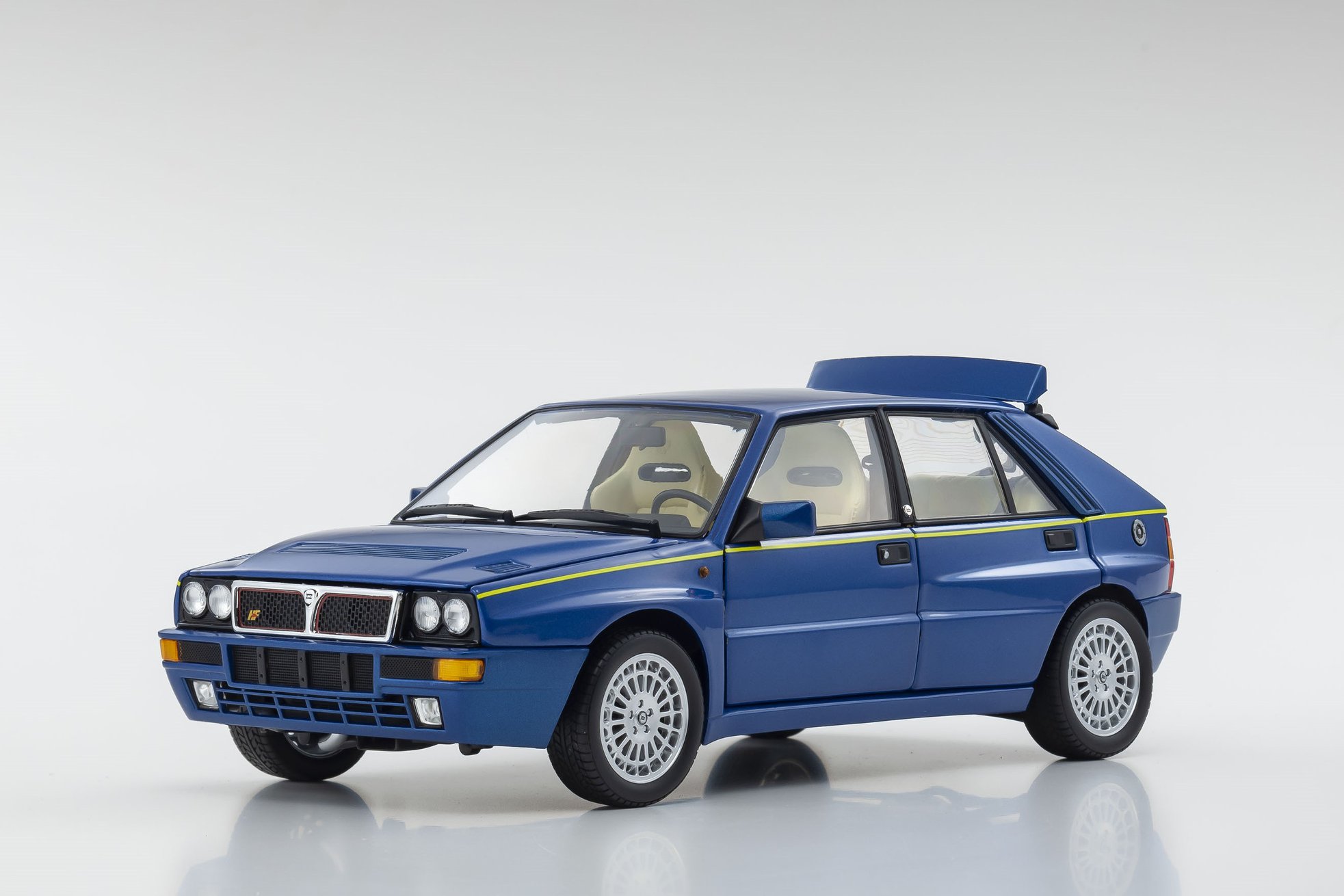 Kyosho Original 1/18 Diecast Lancia Delta HF Integrale Blue