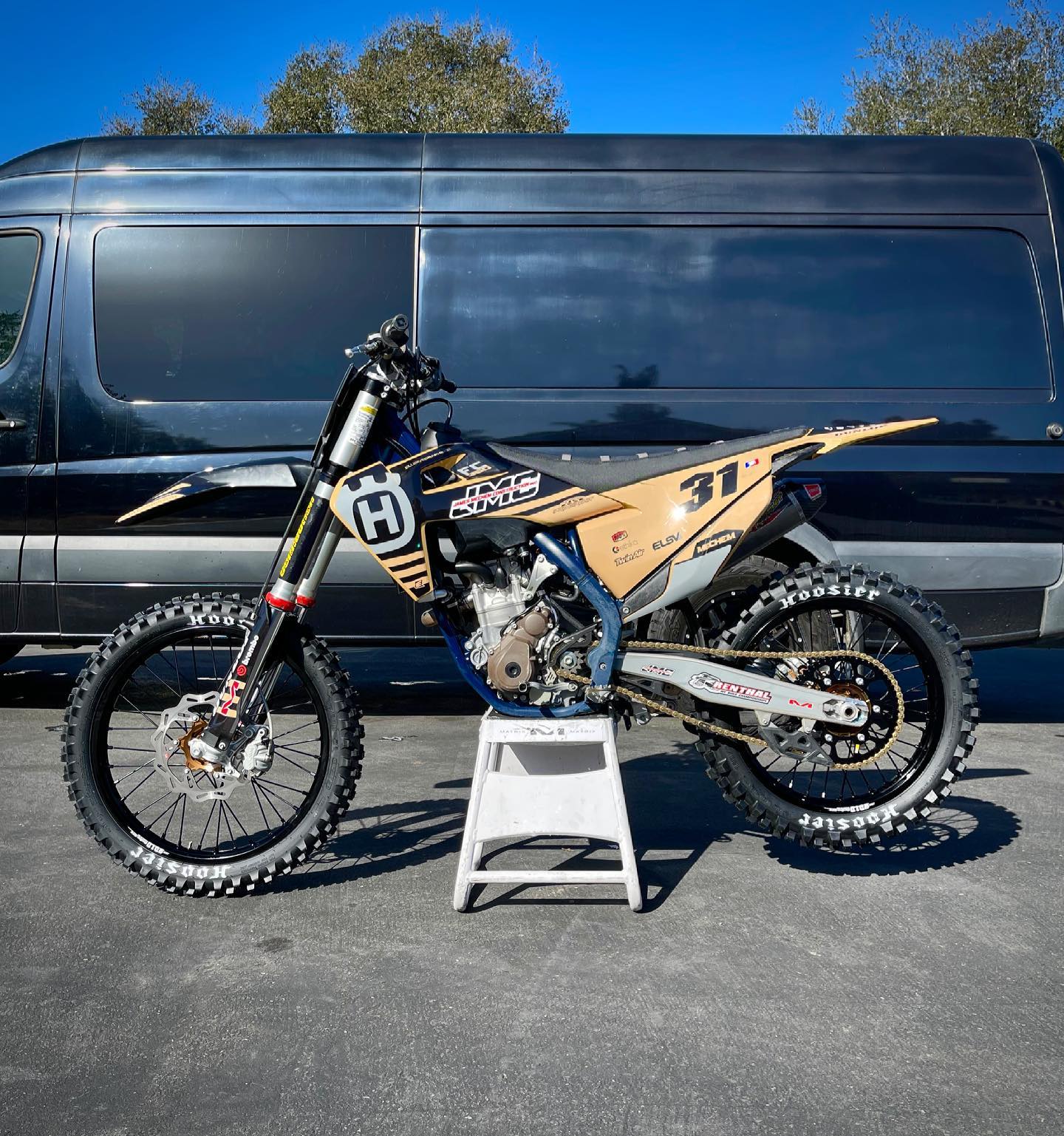Elusive Graphics | Monterey CA
