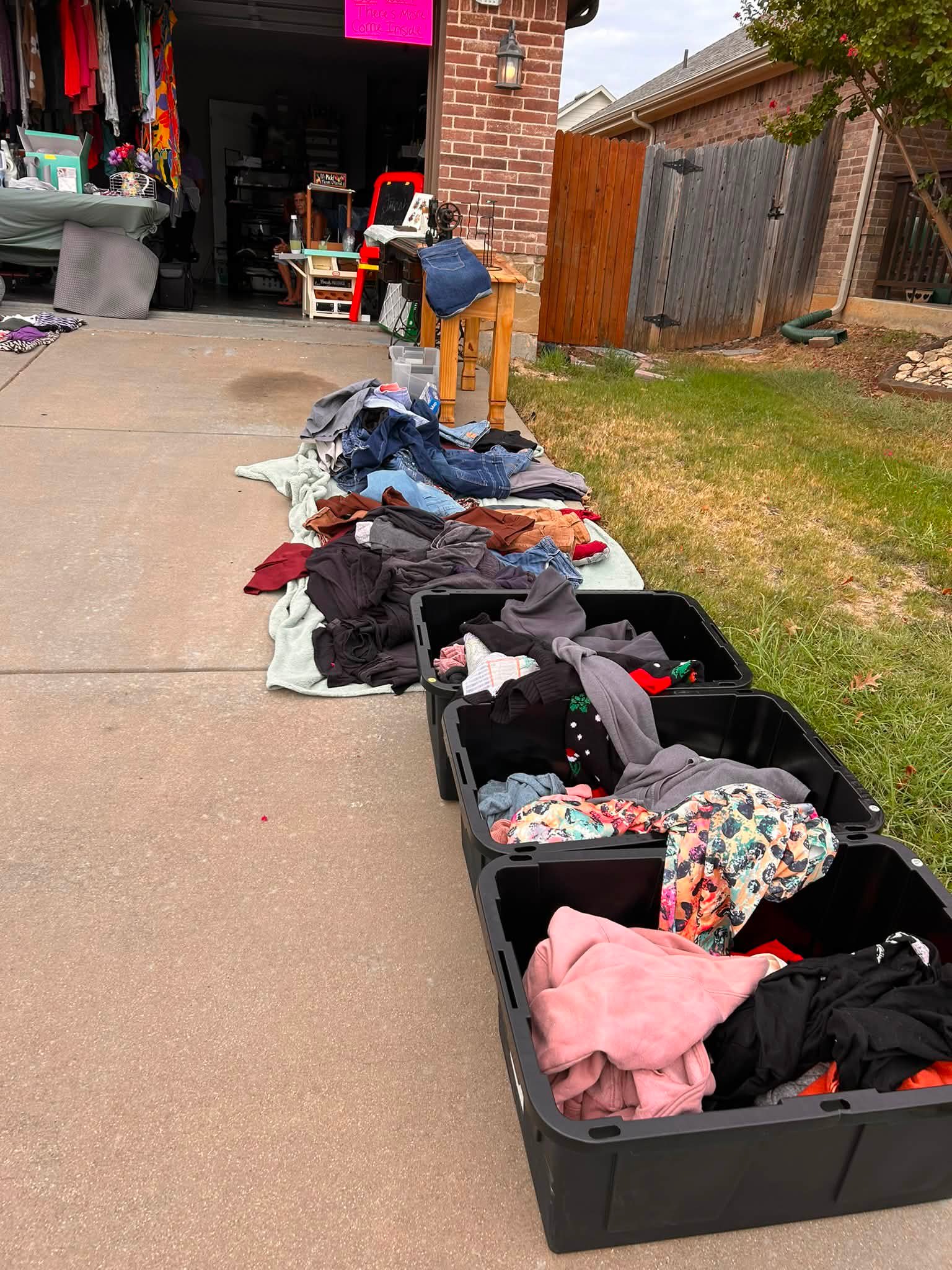 Garage sale in Eagle Mountain Saginaw