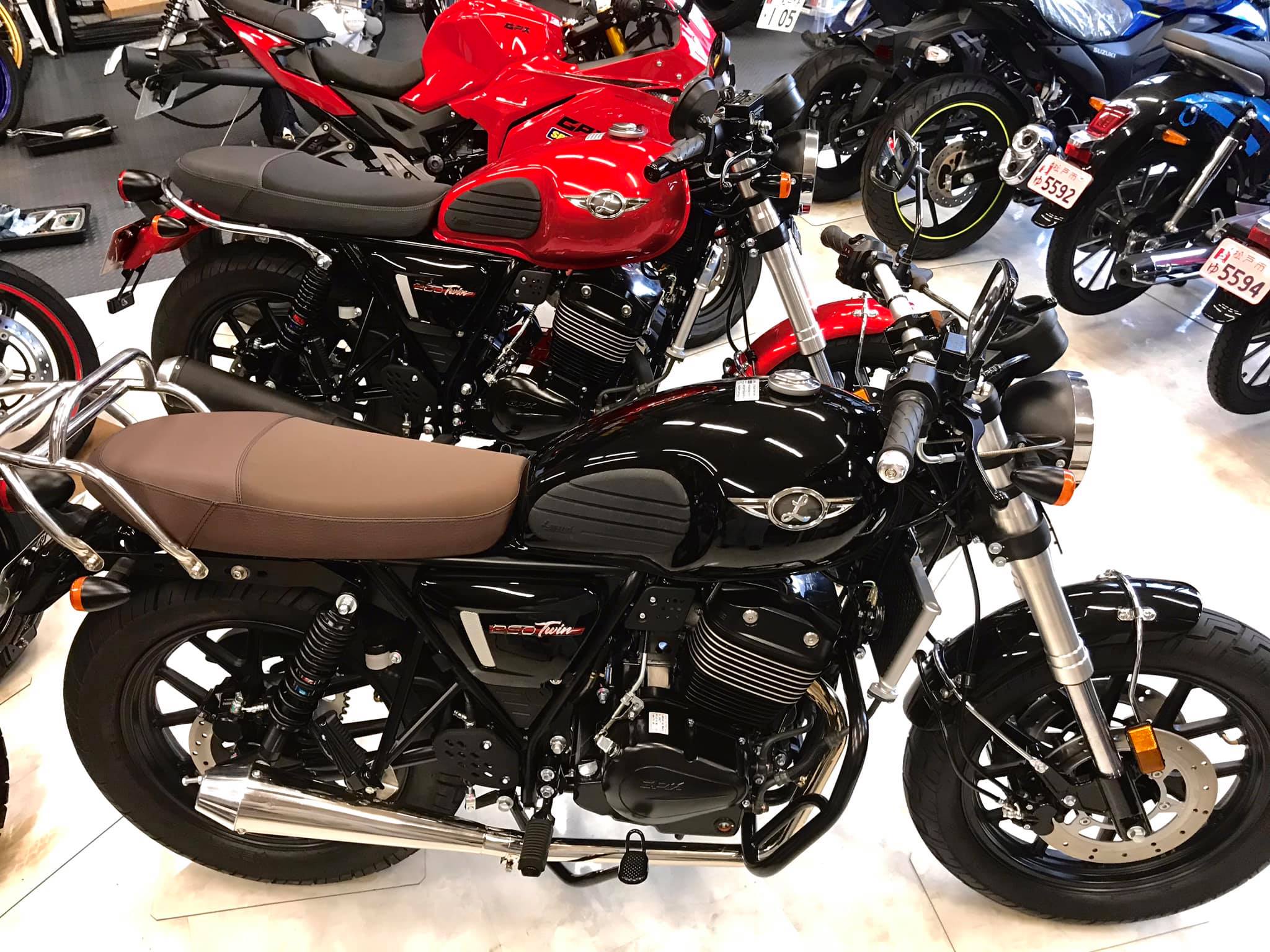 レジェンド250TWIN ・アップハンドル ・ブラウンシート ・エンジン 
