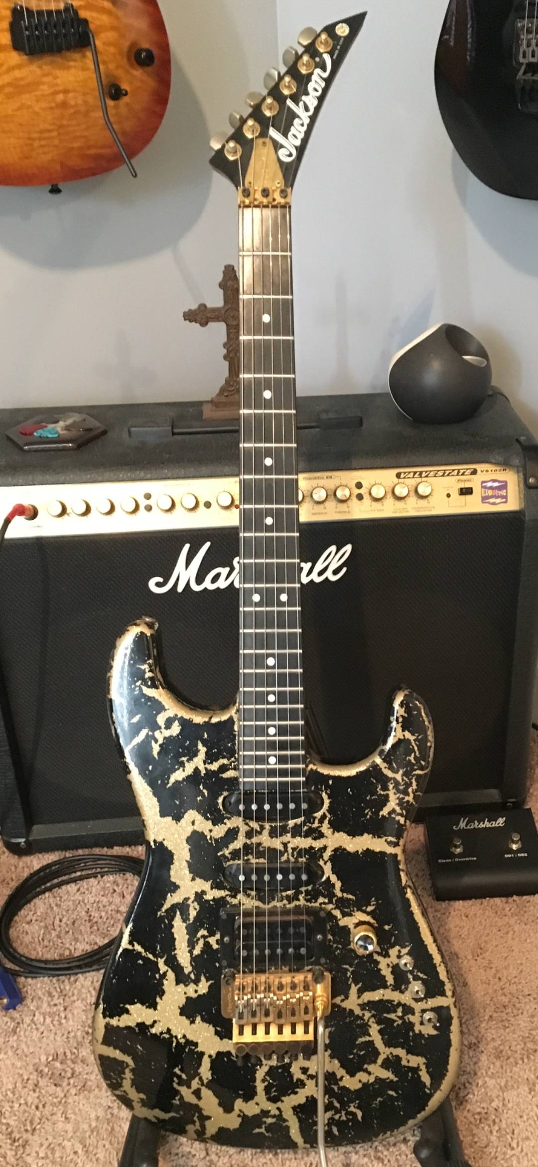 Rare 1987 Fender Custom Shop Stratocaster Guitar with Unique Features