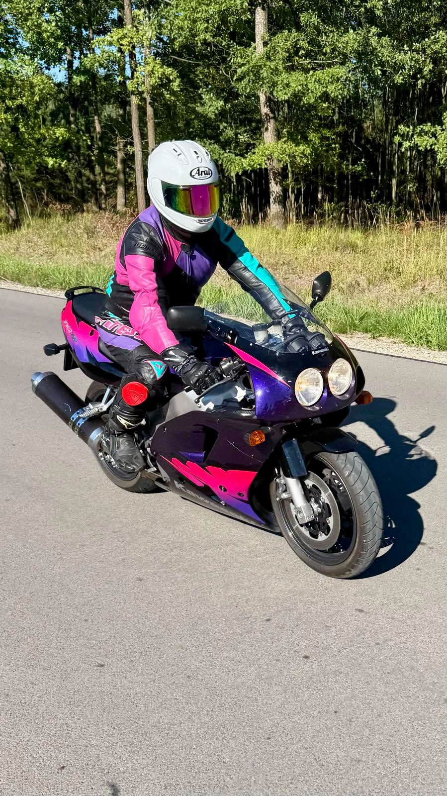 Hello everyone, this is my old-school Dainese suit—a perfect match