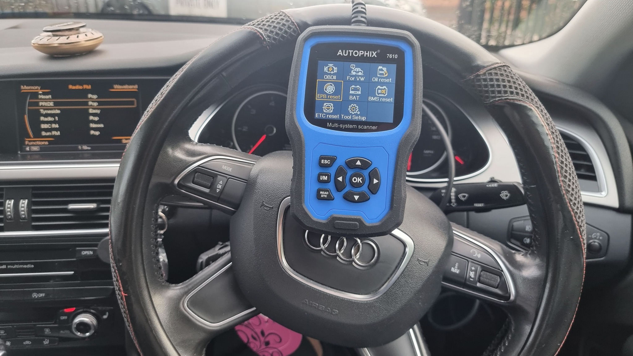 Autophix 7610 VAG Professional Diagnostic Scanner - OBD2 Tool For VW, Audi, Skoda, Seat With DPF, EPB, Oil Reset