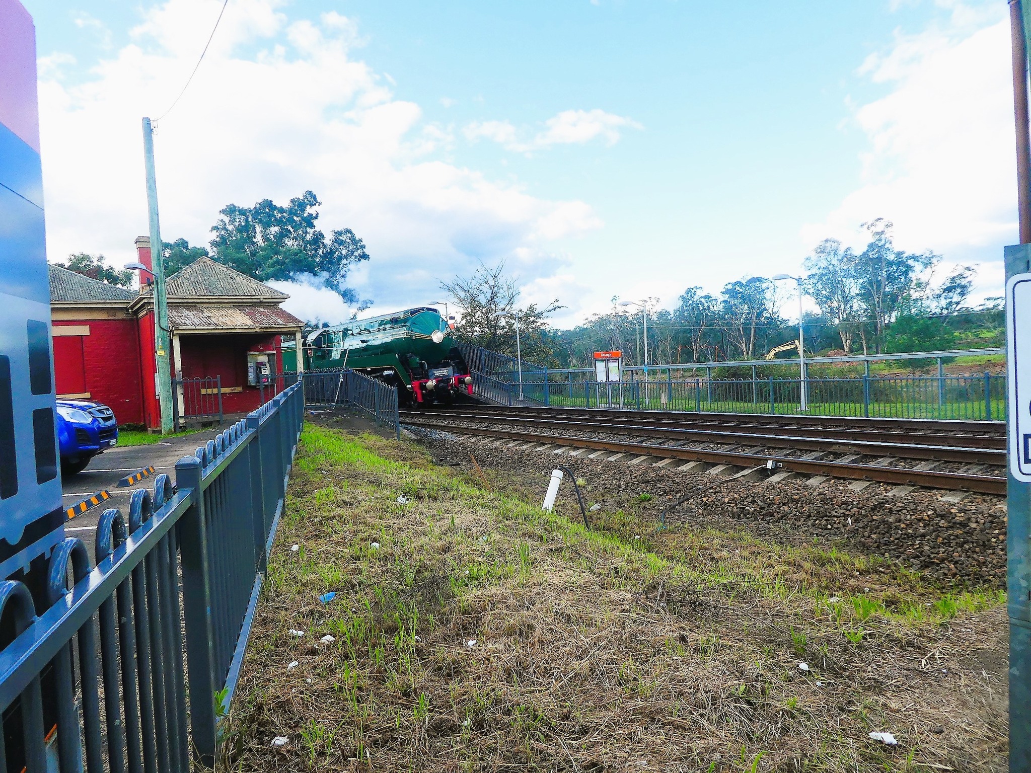 NSW Railways - Past and Present | 3801 emerges past the disused portion ...